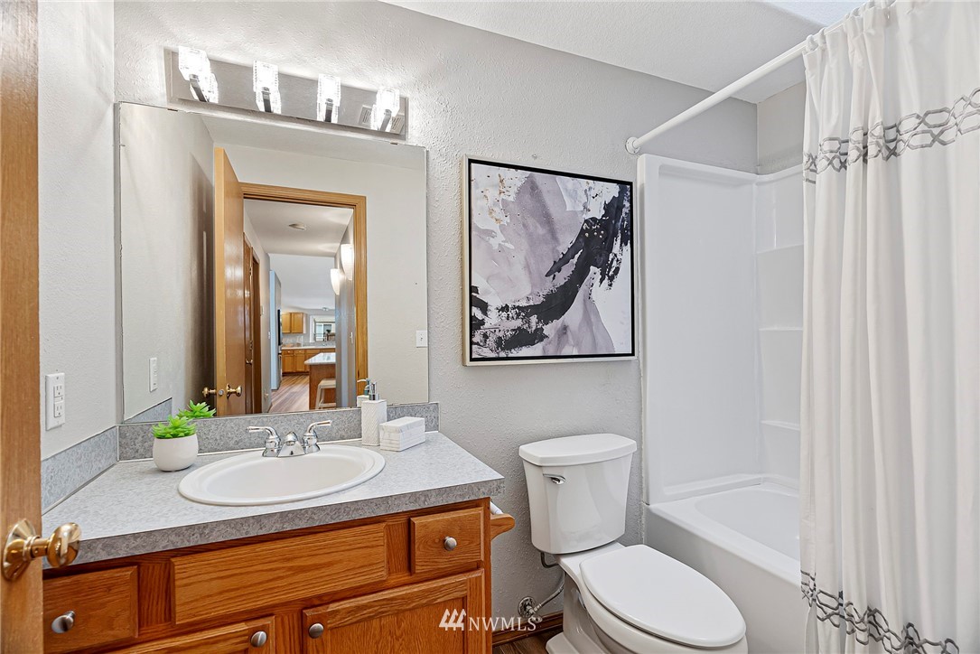 5917 Danials Loop SE