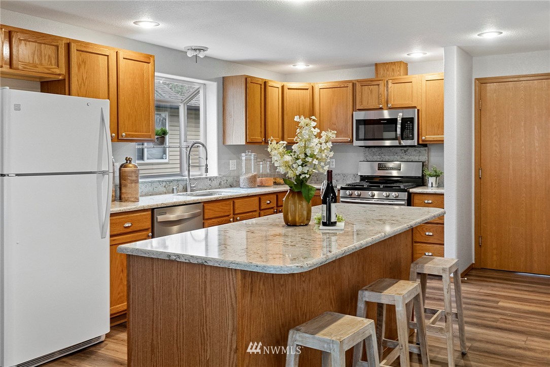 5917 Danials Loop SE