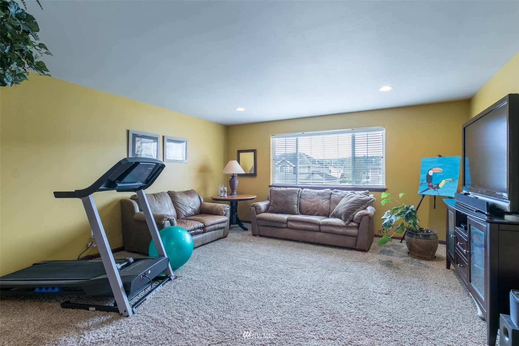 1514 Daffodil Avenue NE