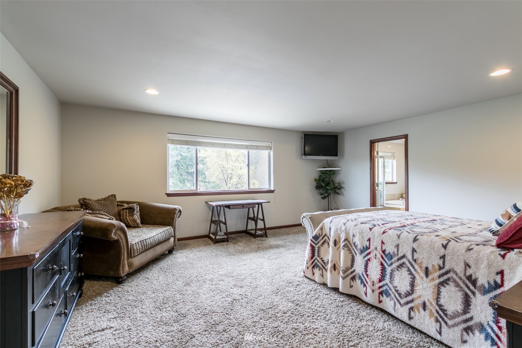 1514 Daffodil Avenue NE