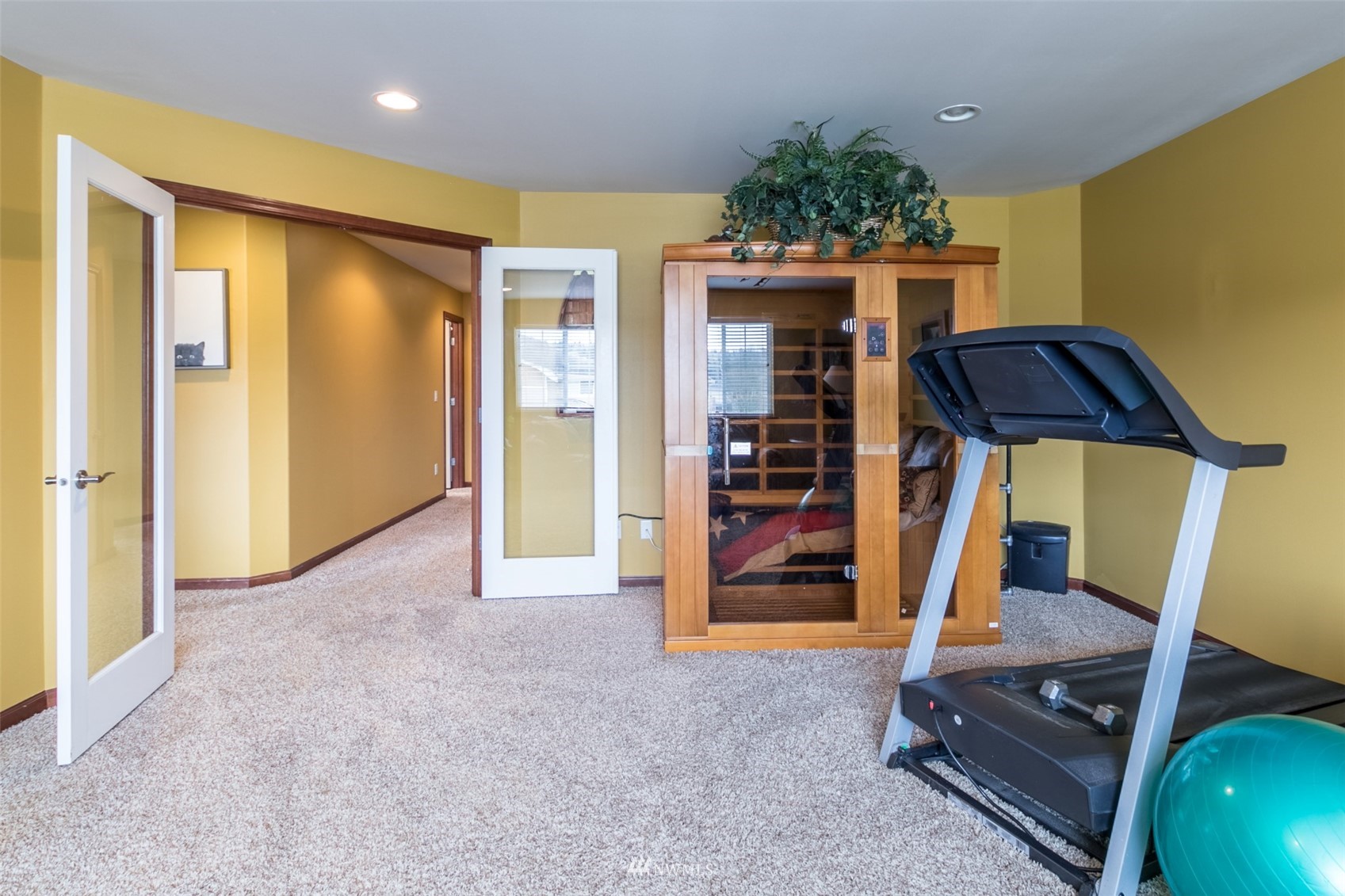 1514 Daffodil Avenue NE