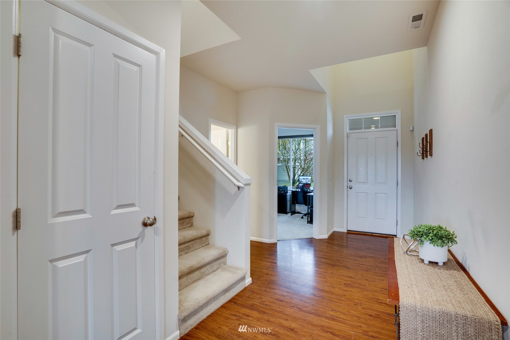 7021 Raptor Avenue NE