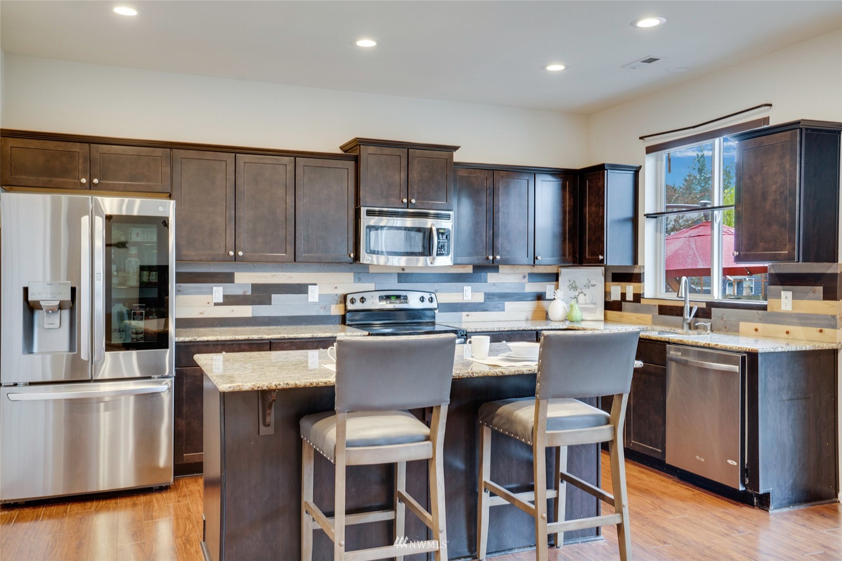 7021 Raptor Avenue NE