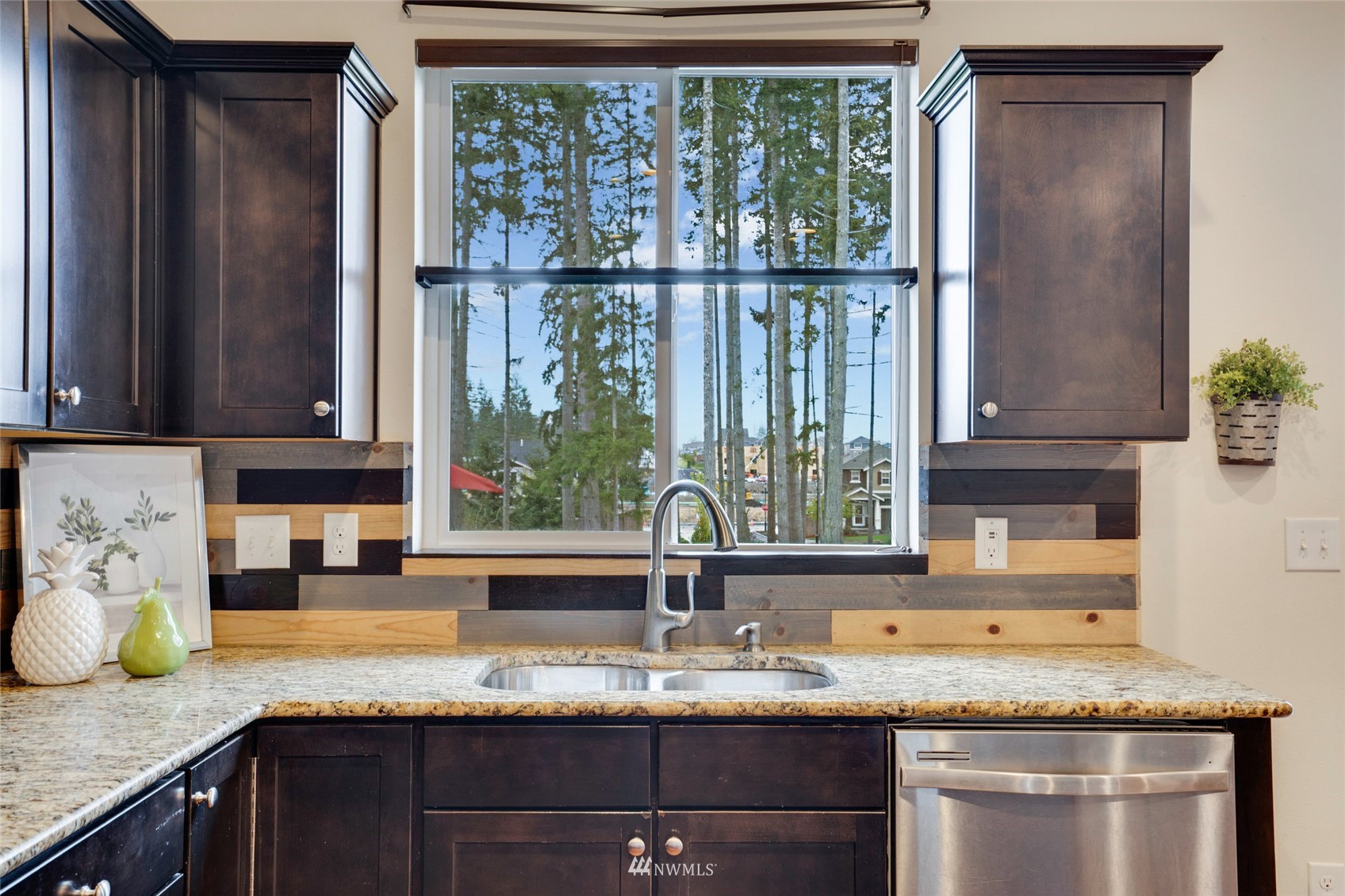 7021 Raptor Avenue NE