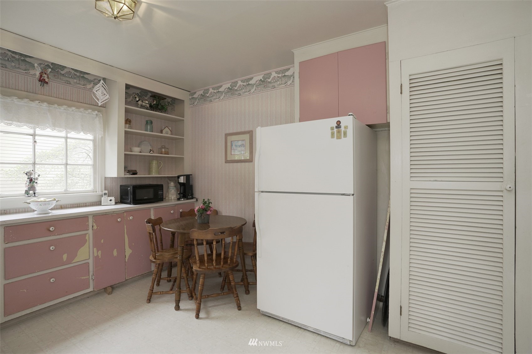 2235 Day Island Boulevard W