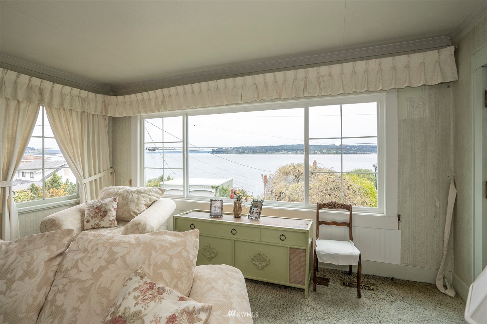 2235 Day Island Boulevard W