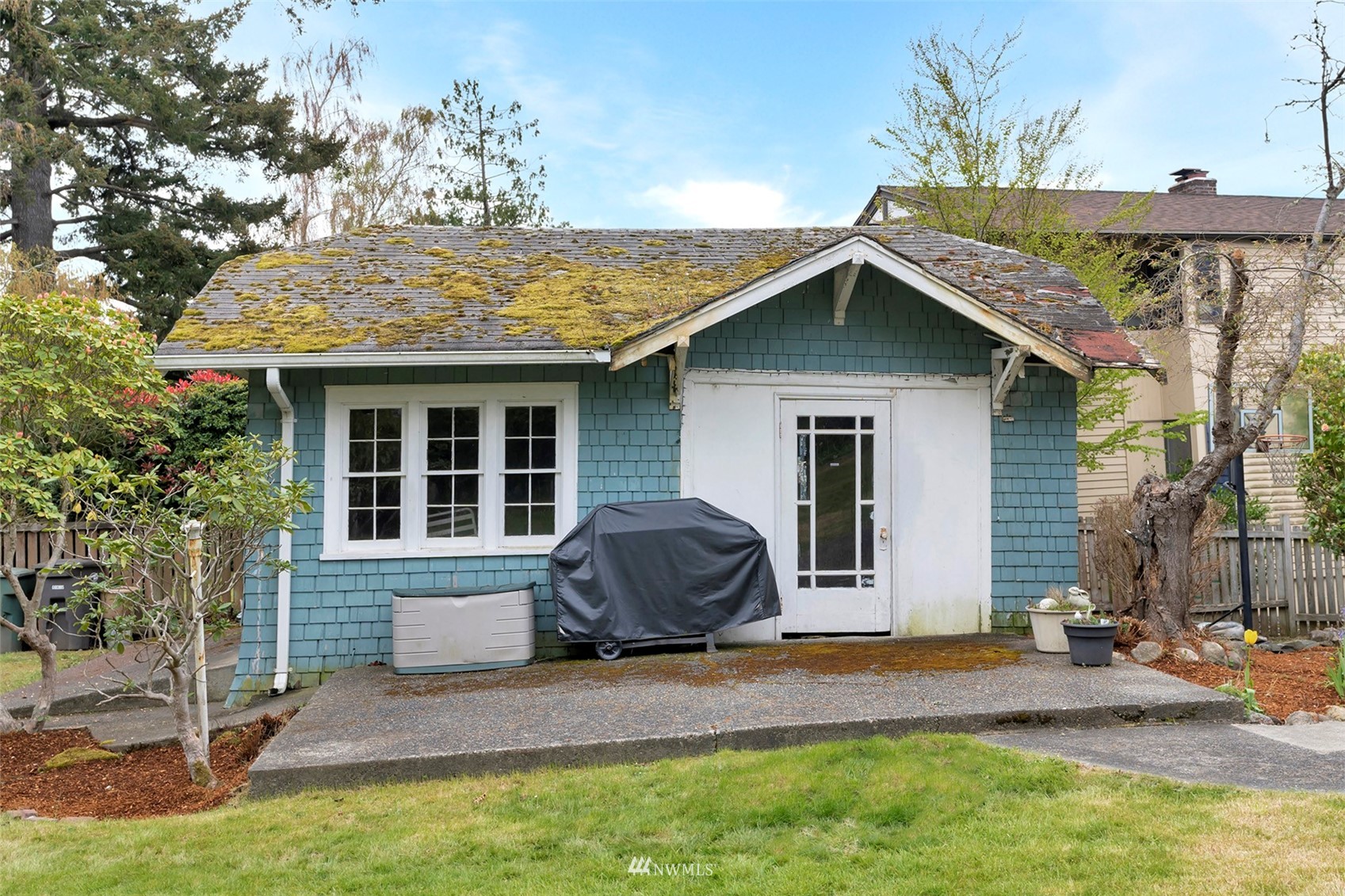 2235 Day Island Boulevard W