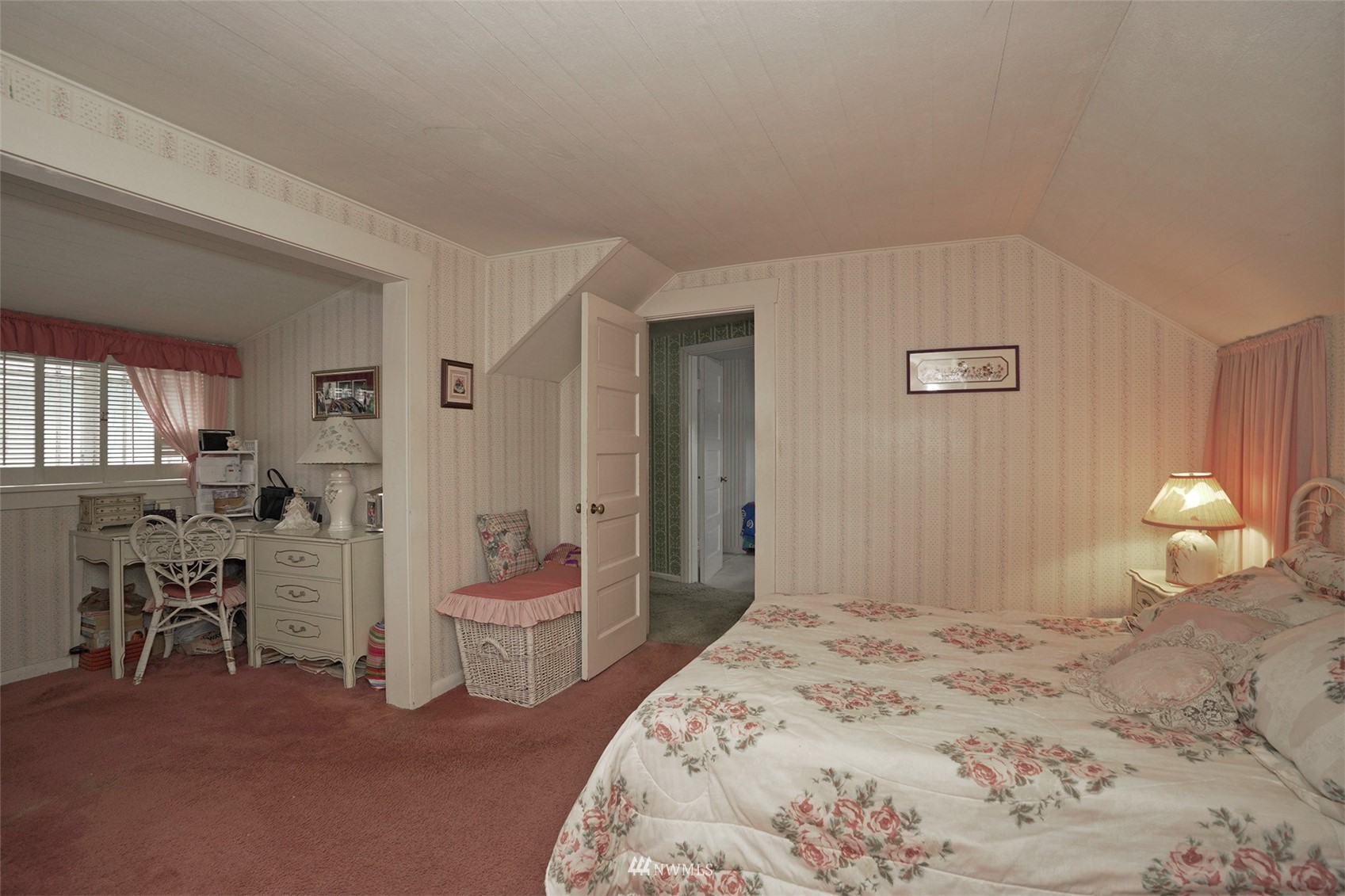 2235 Day Island Boulevard W