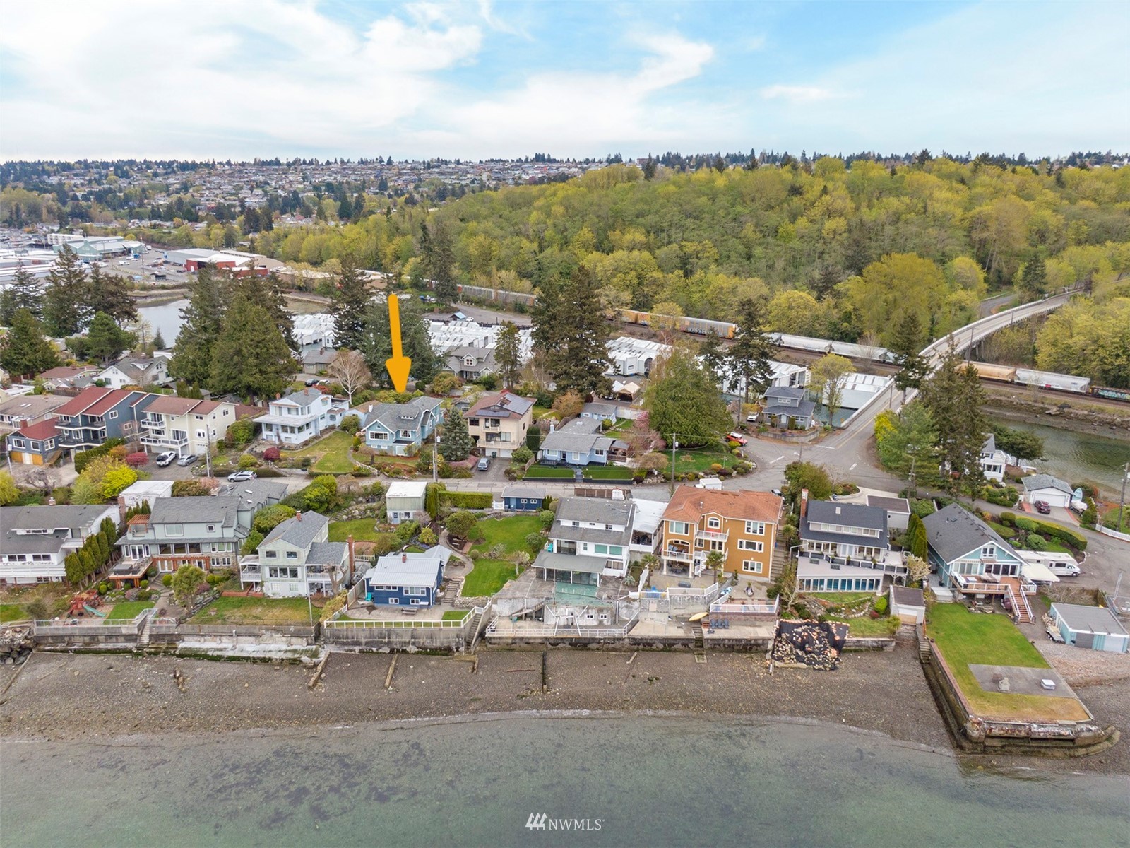 2235 Day Island Boulevard W