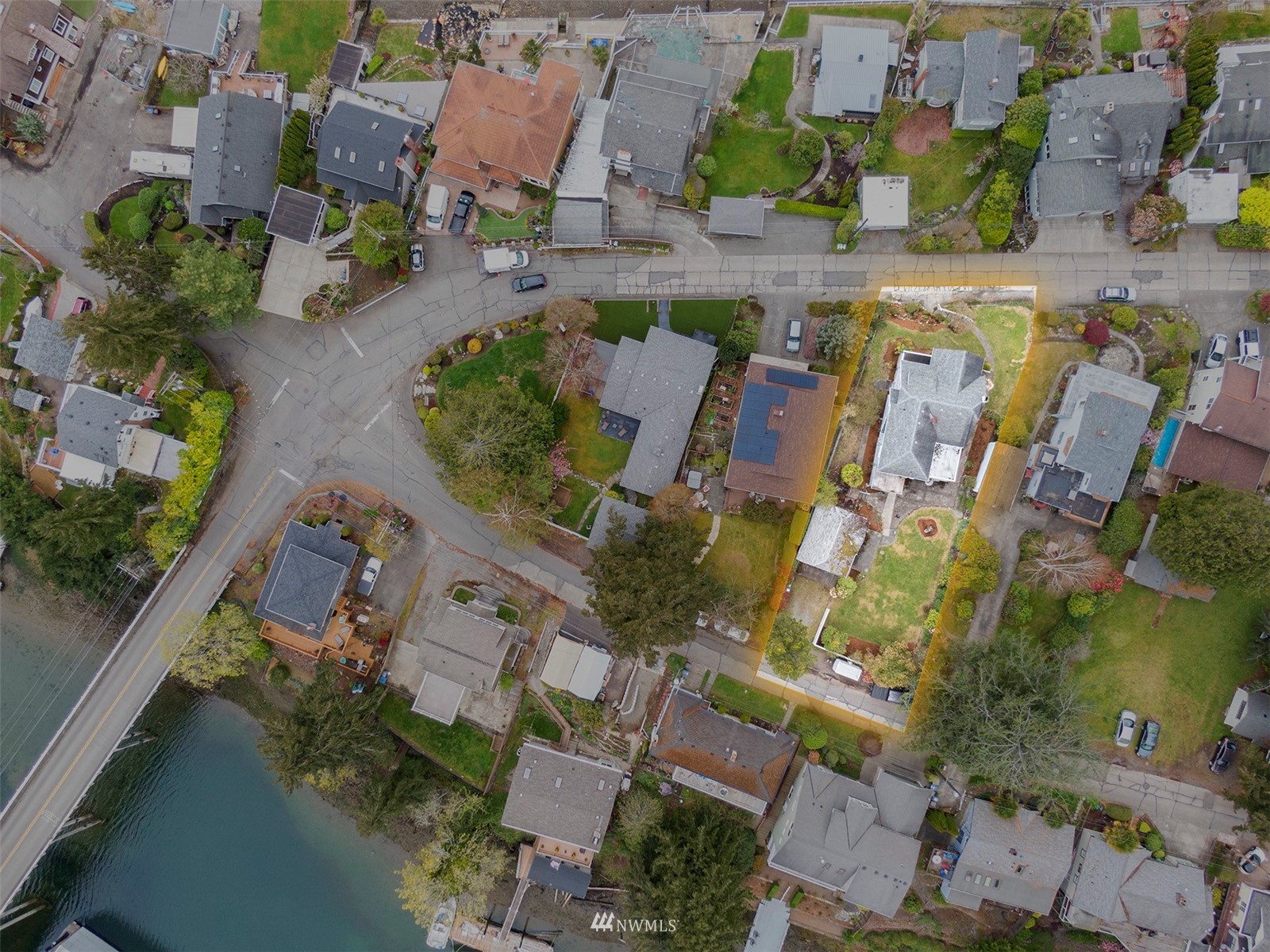 2235 Day Island Boulevard W