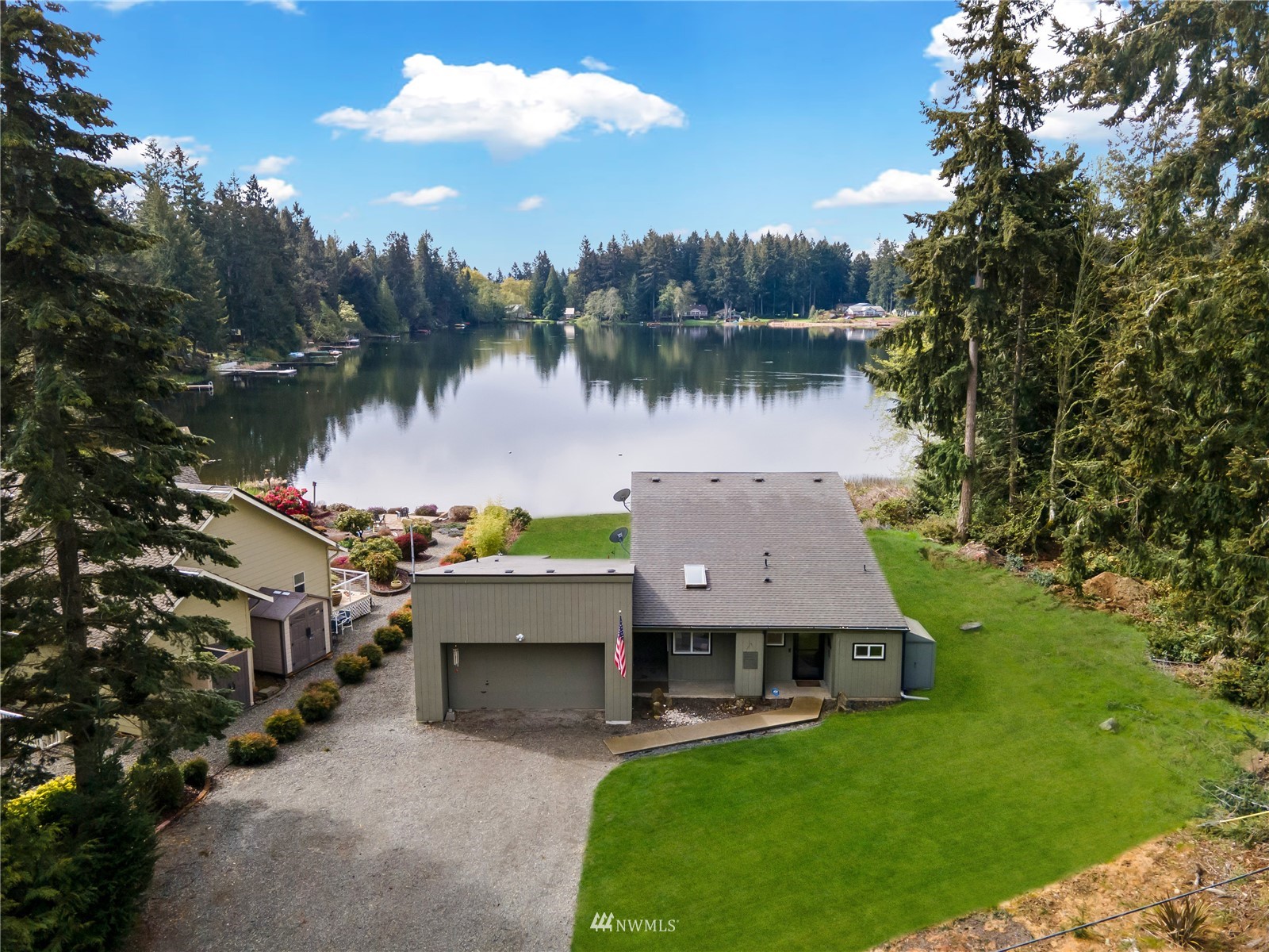 10516 Lakeshore Drive