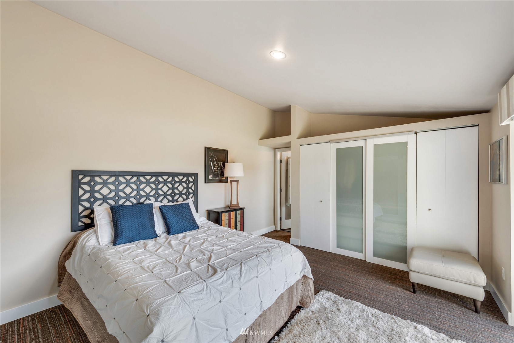 10516 Lakeshore Drive