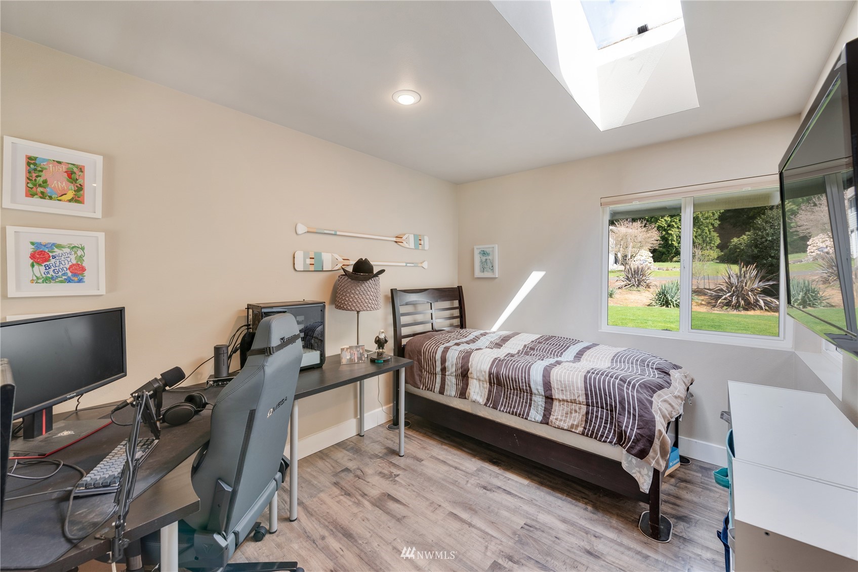 10516 Lakeshore Drive