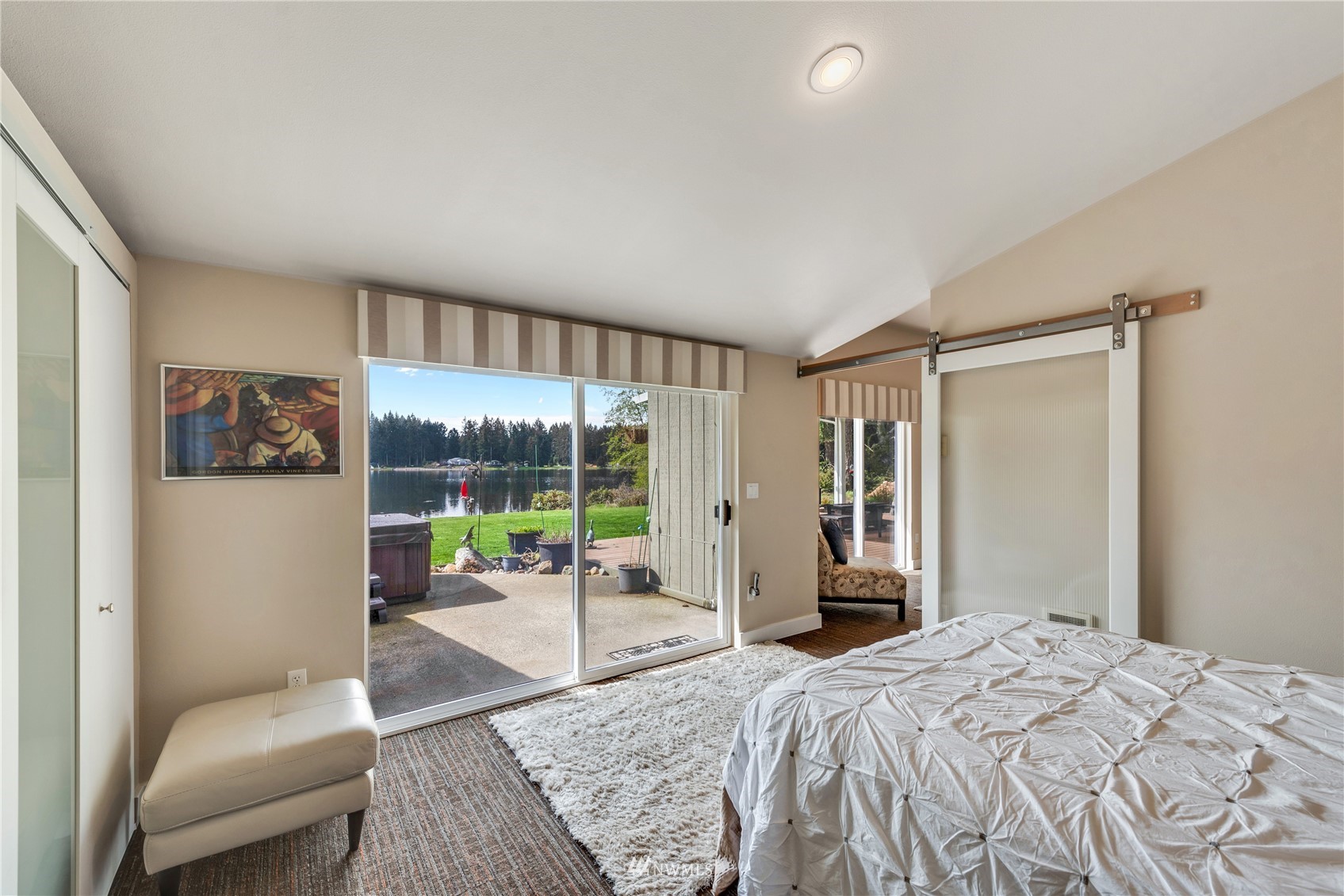 10516 Lakeshore Drive