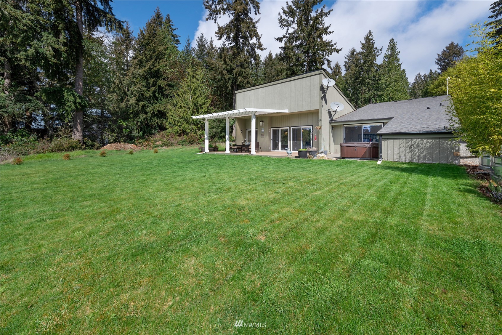 10516 Lakeshore Drive