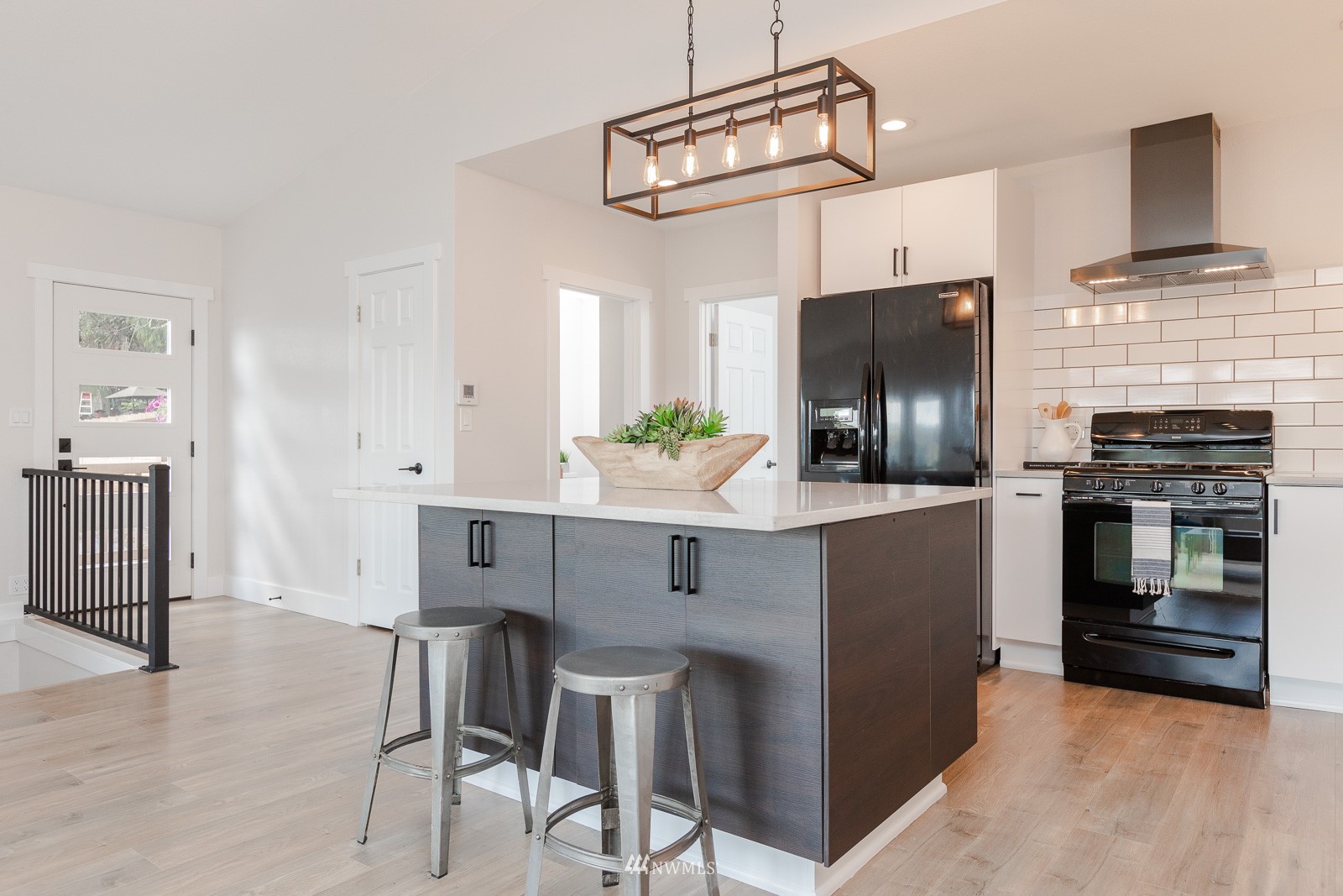 5555 Madrona Avenue NE