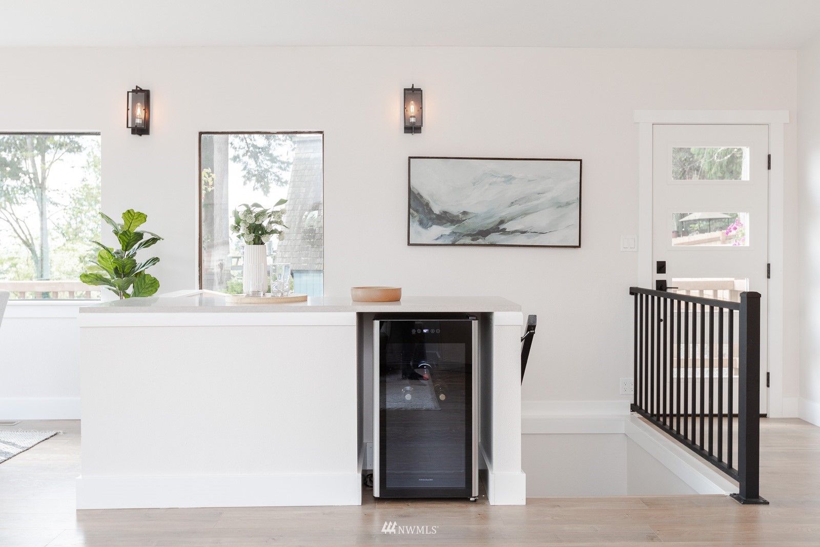 5555 Madrona Avenue NE