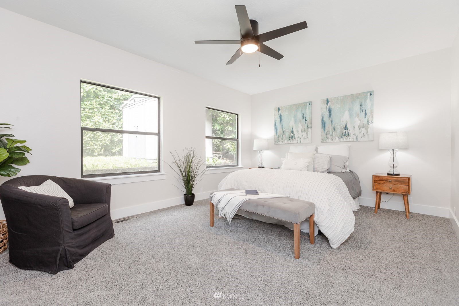 5555 Madrona Avenue NE