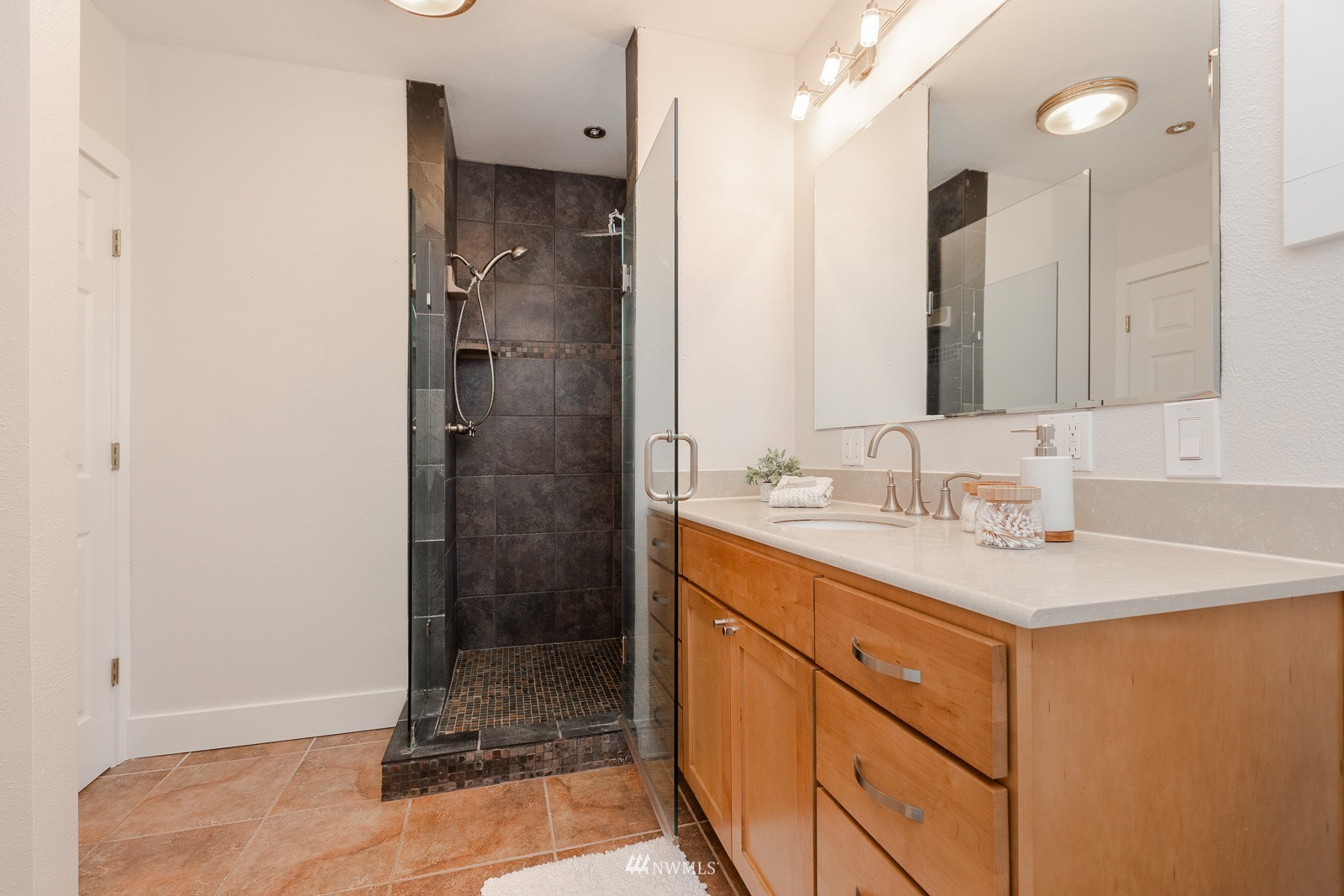 5555 Madrona Avenue NE