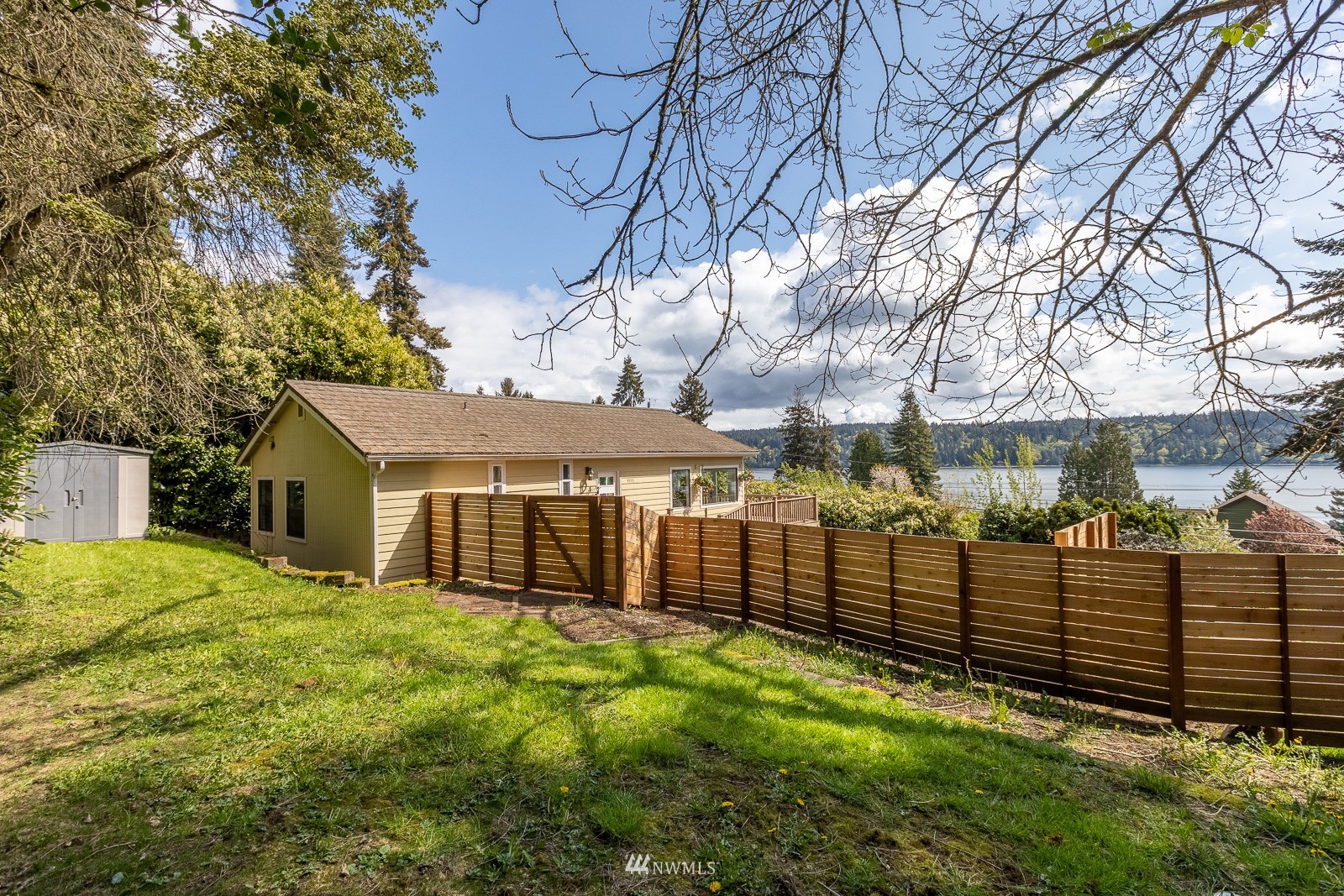 5555 Madrona Avenue NE