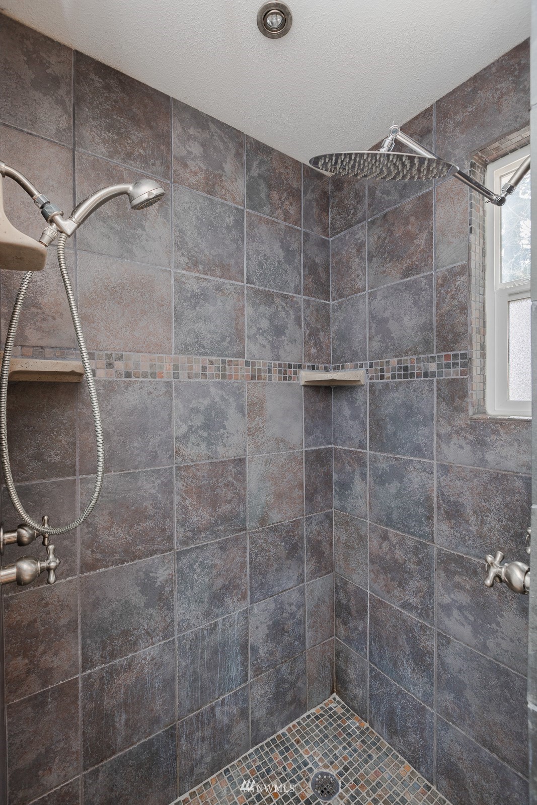 5555 Madrona Avenue NE