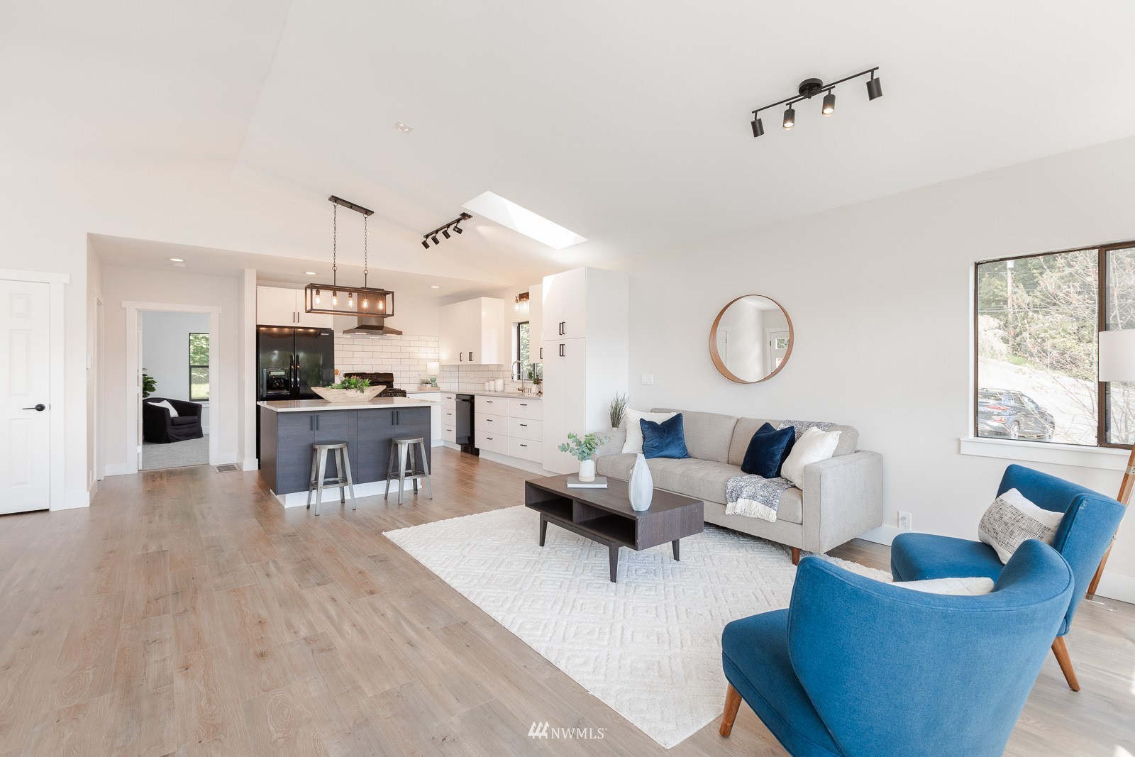 5555 Madrona Avenue NE