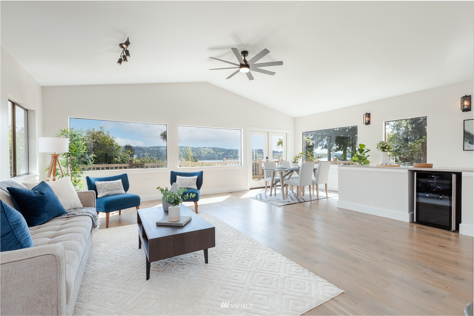 5555 Madrona Avenue NE