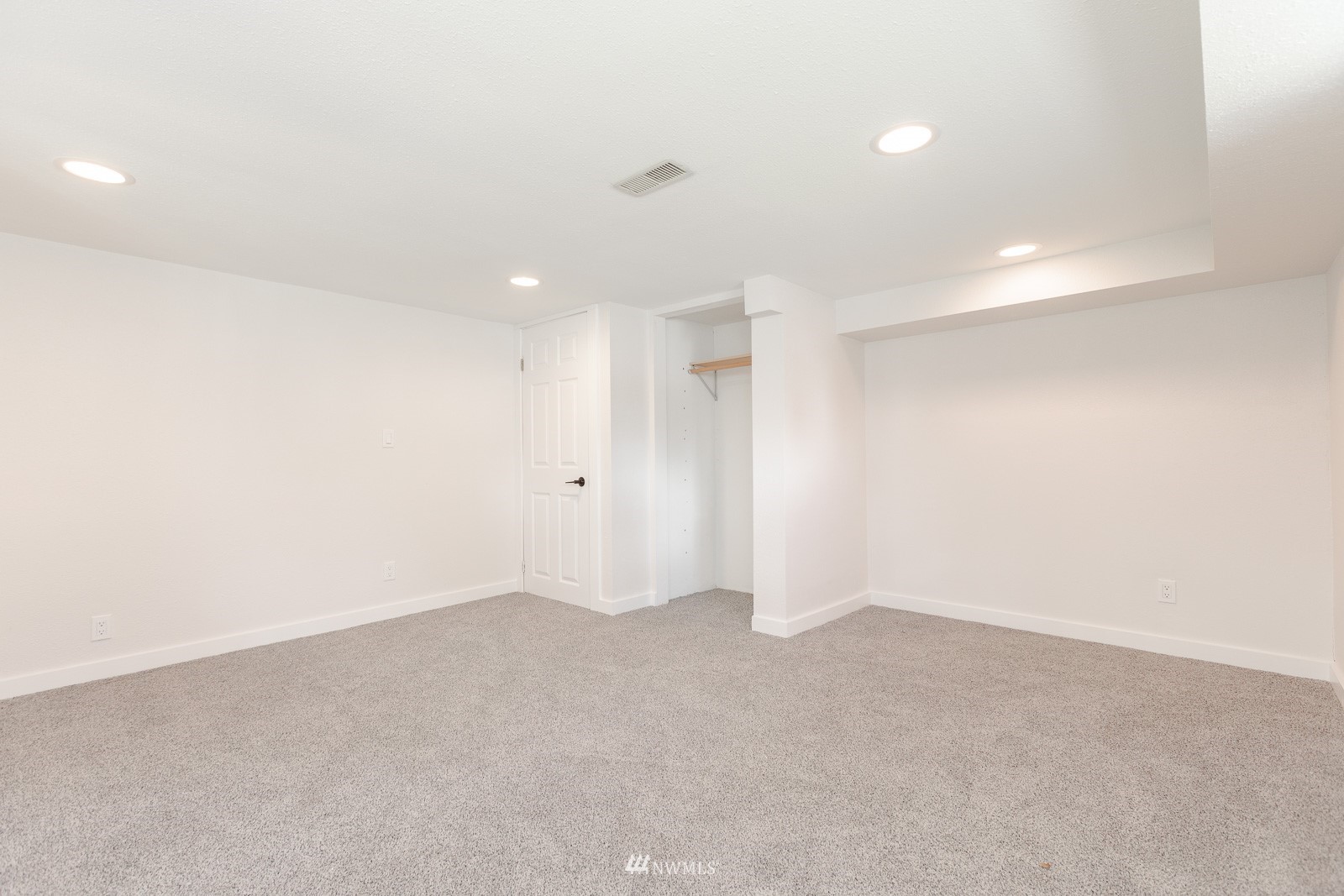 5555 Madrona Avenue NE