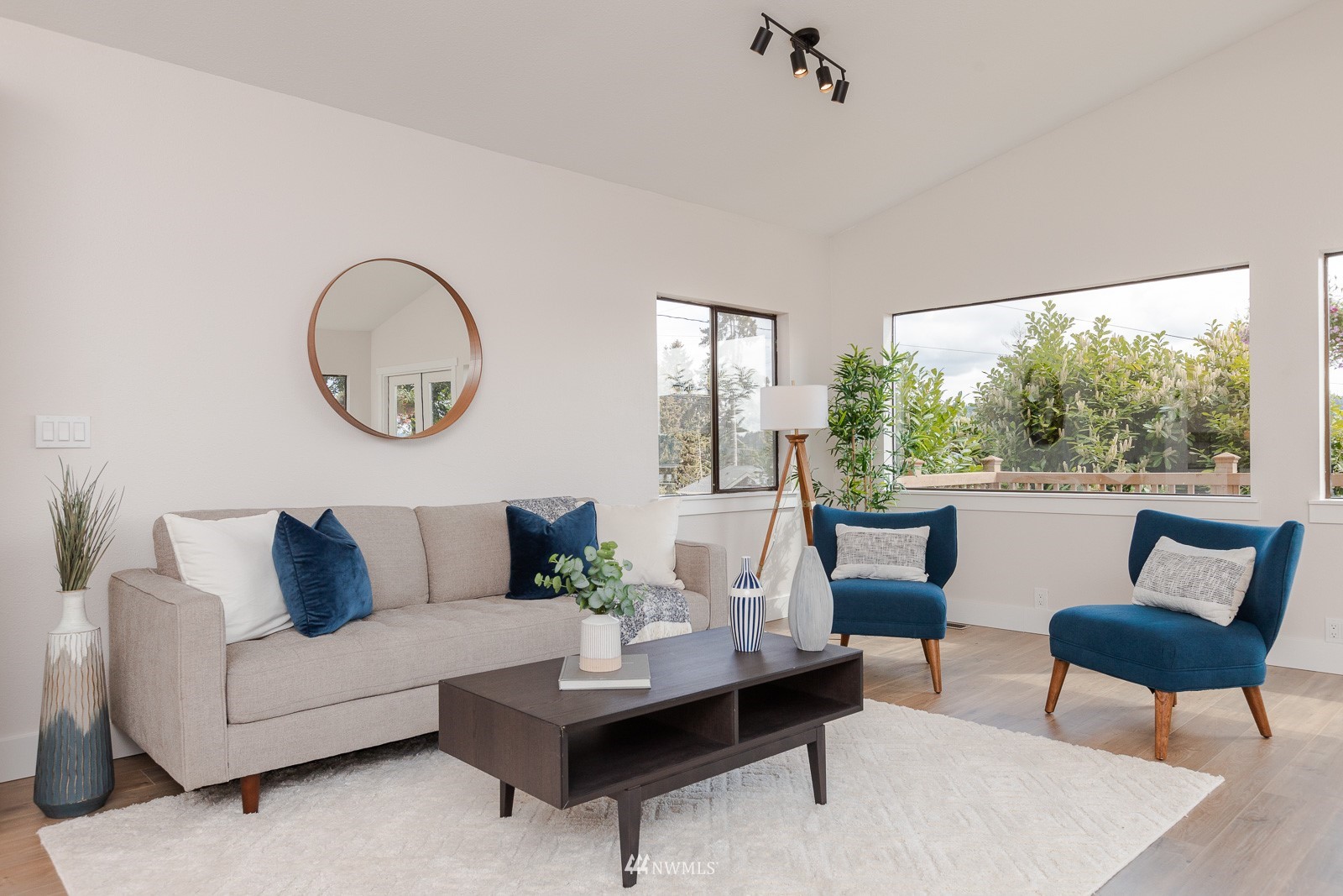 5555 Madrona Avenue NE