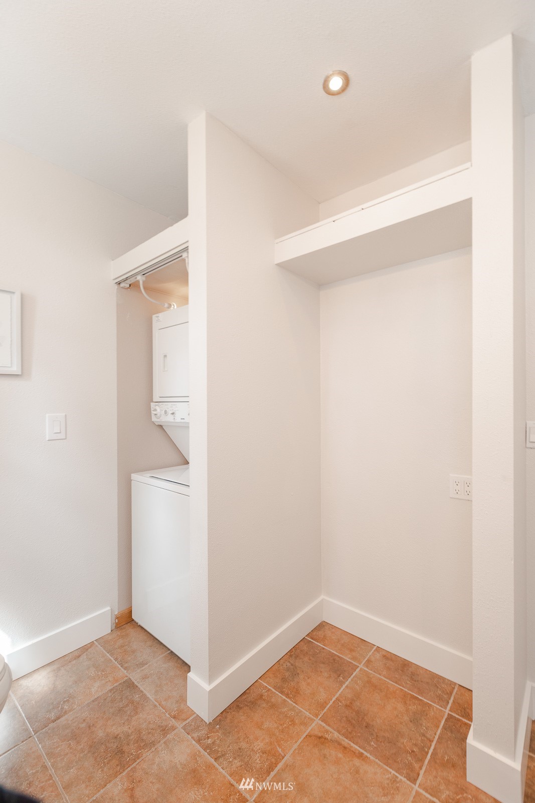 5555 Madrona Avenue NE