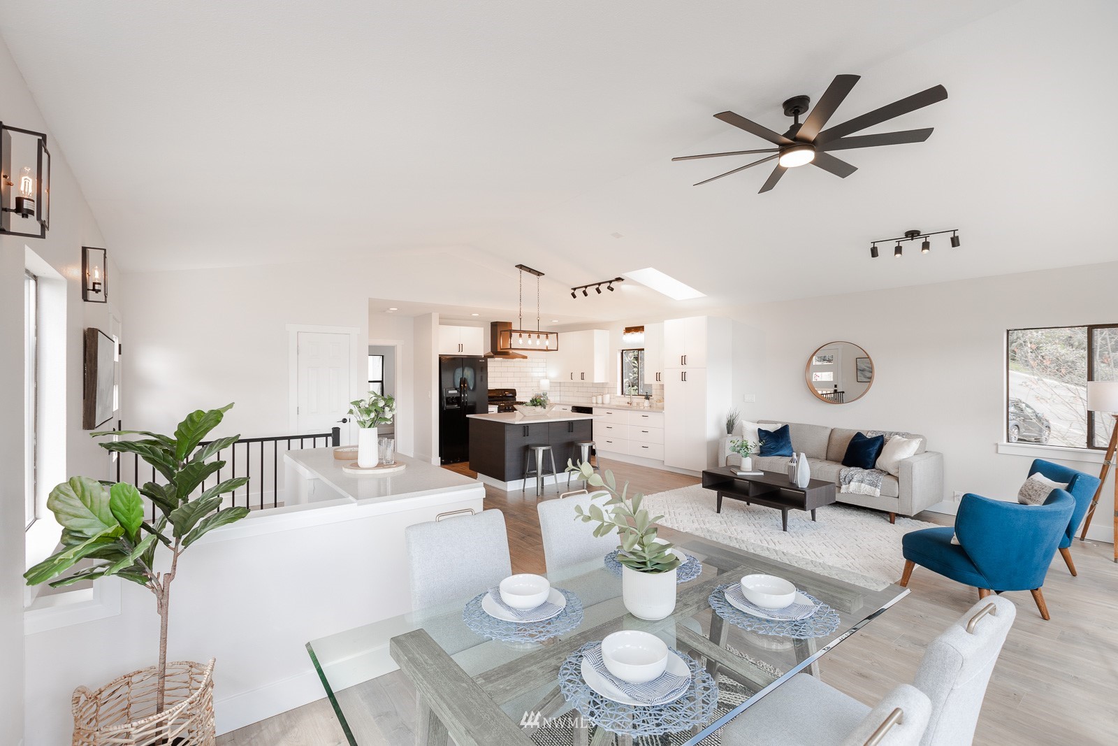 5555 Madrona Avenue NE