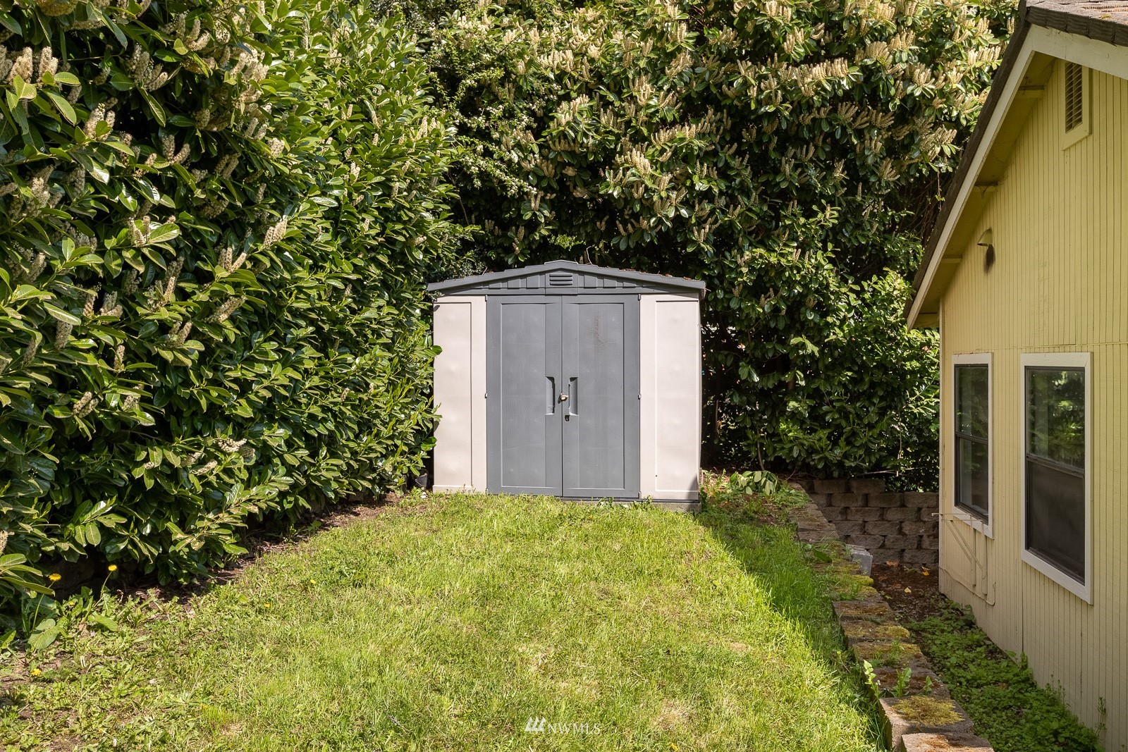 5555 Madrona Avenue NE