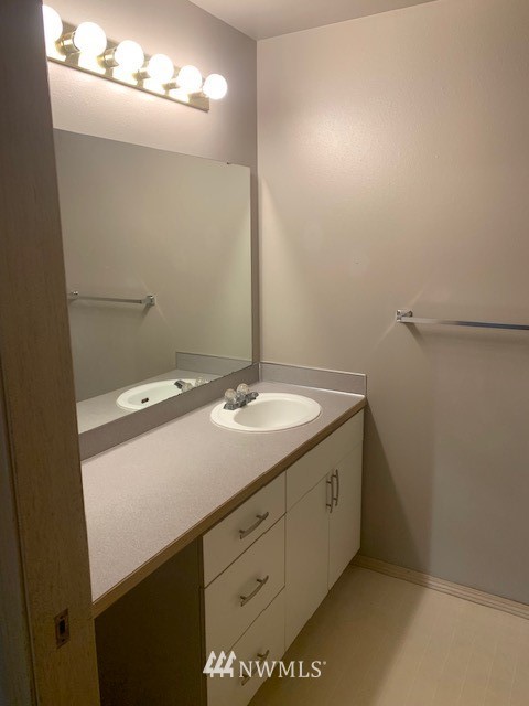 9031 Steilacoom Boulevard SE