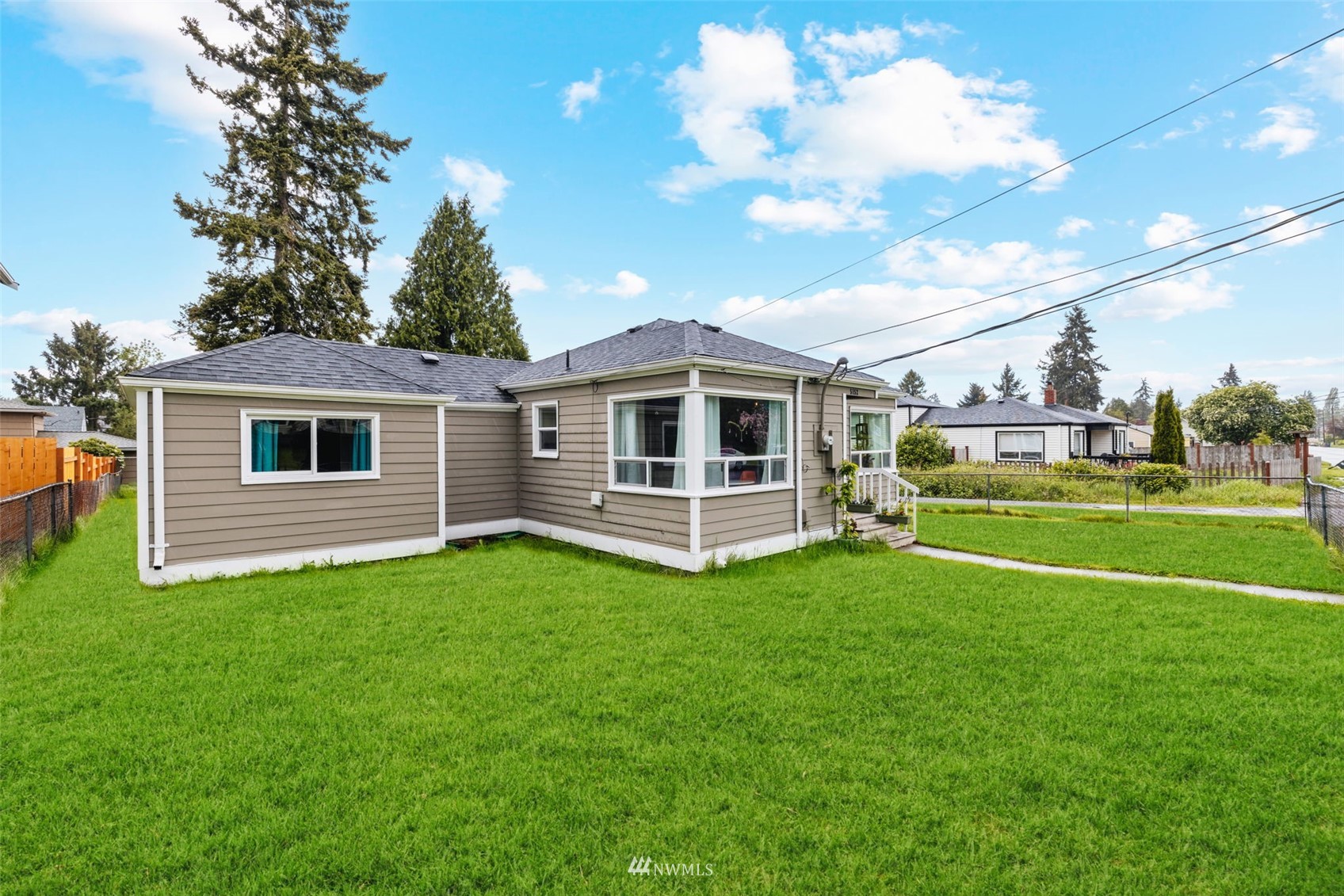 5152 S Sheridan Avenue