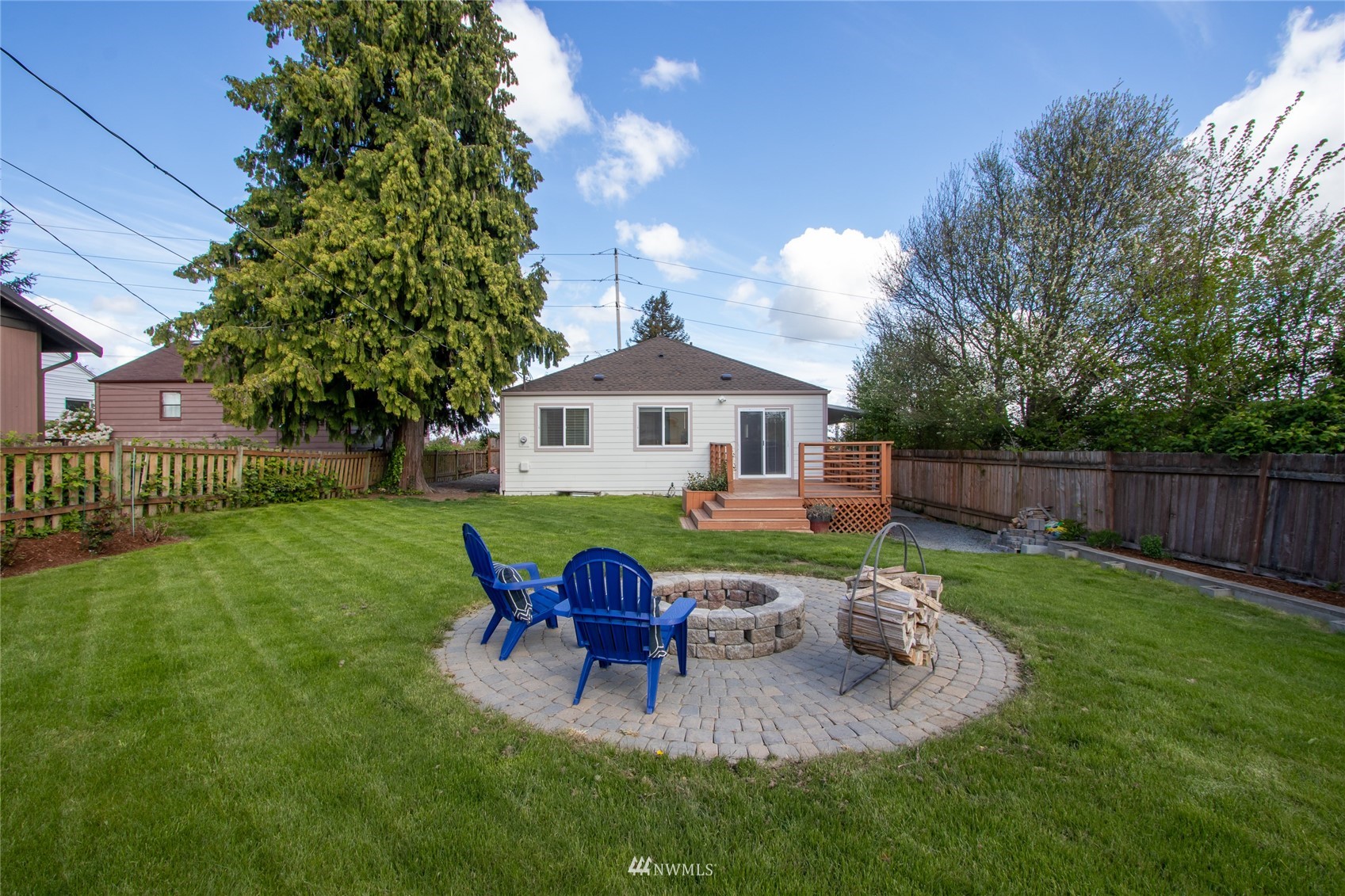 2224 E Fairbanks Street