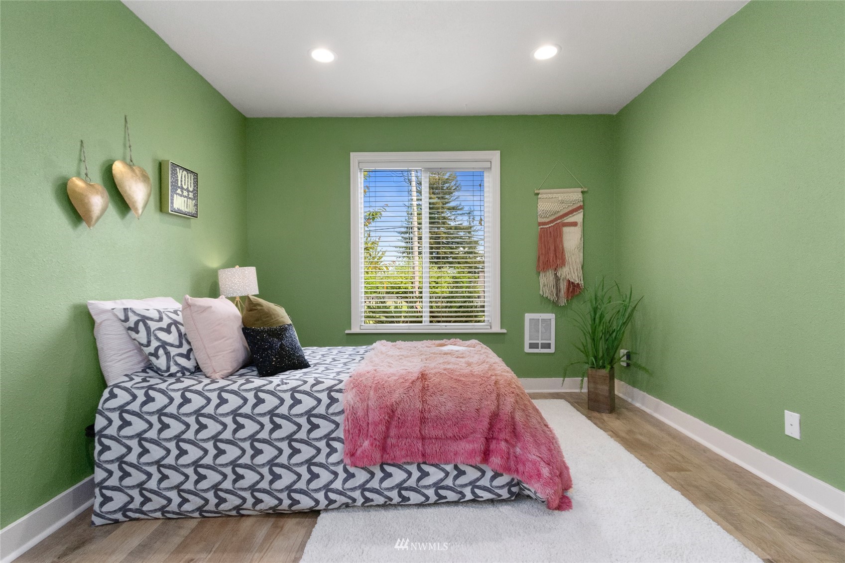 2224 E Fairbanks Street