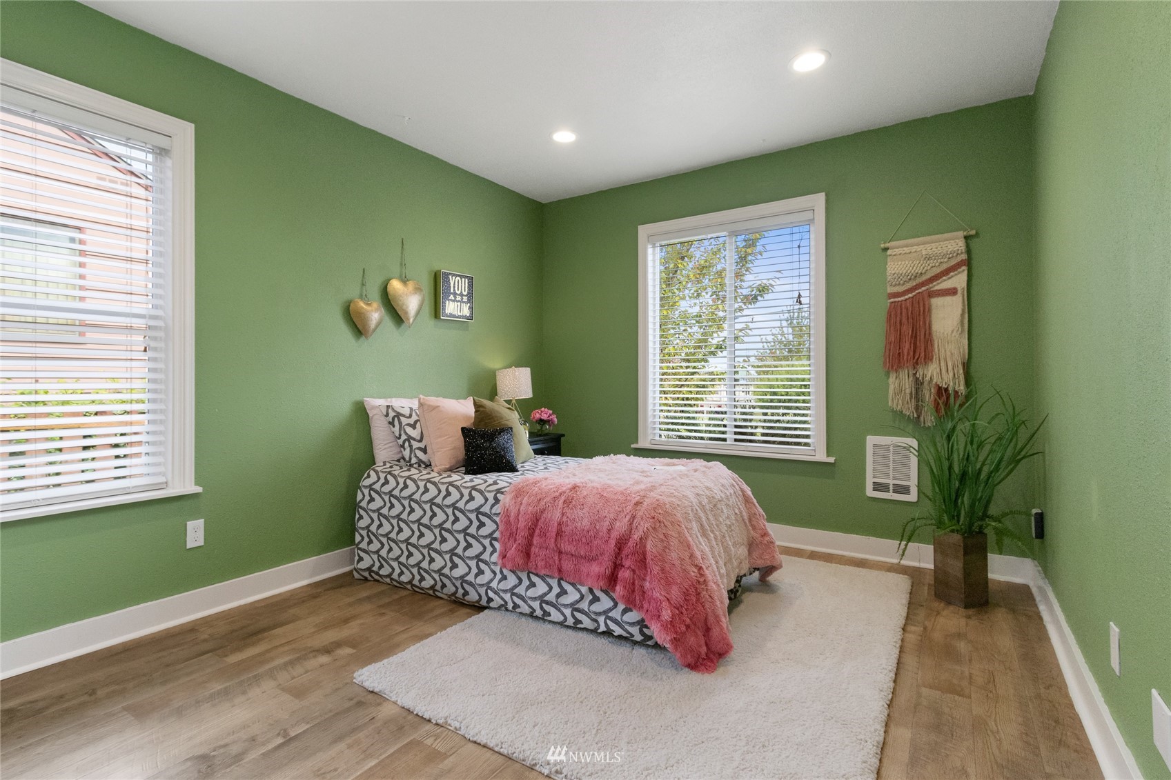 2224 E Fairbanks Street