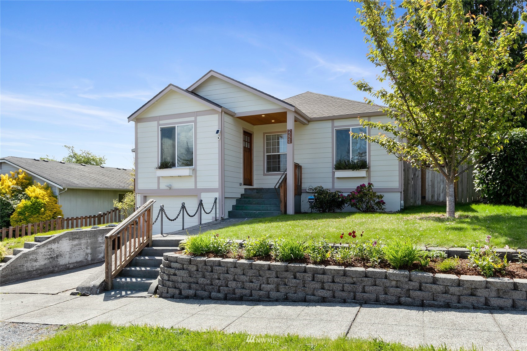 2224 E Fairbanks Street