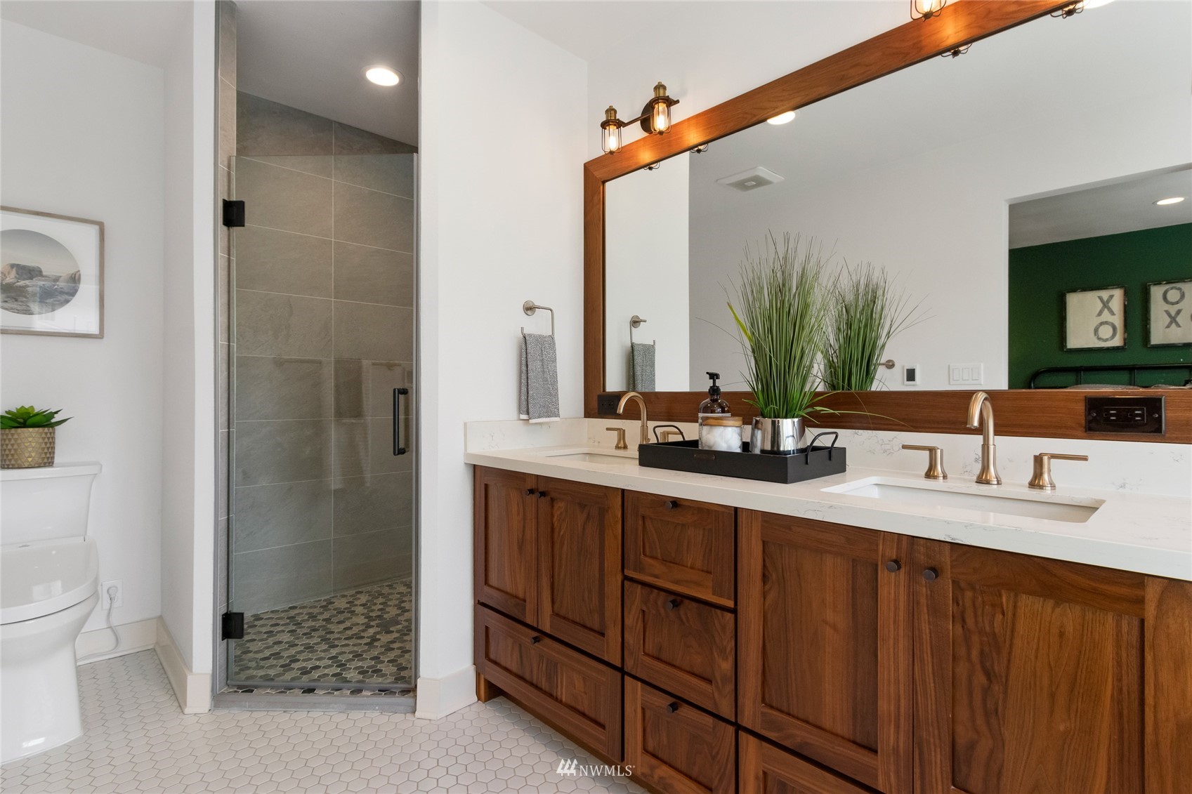 2224 E Fairbanks Street