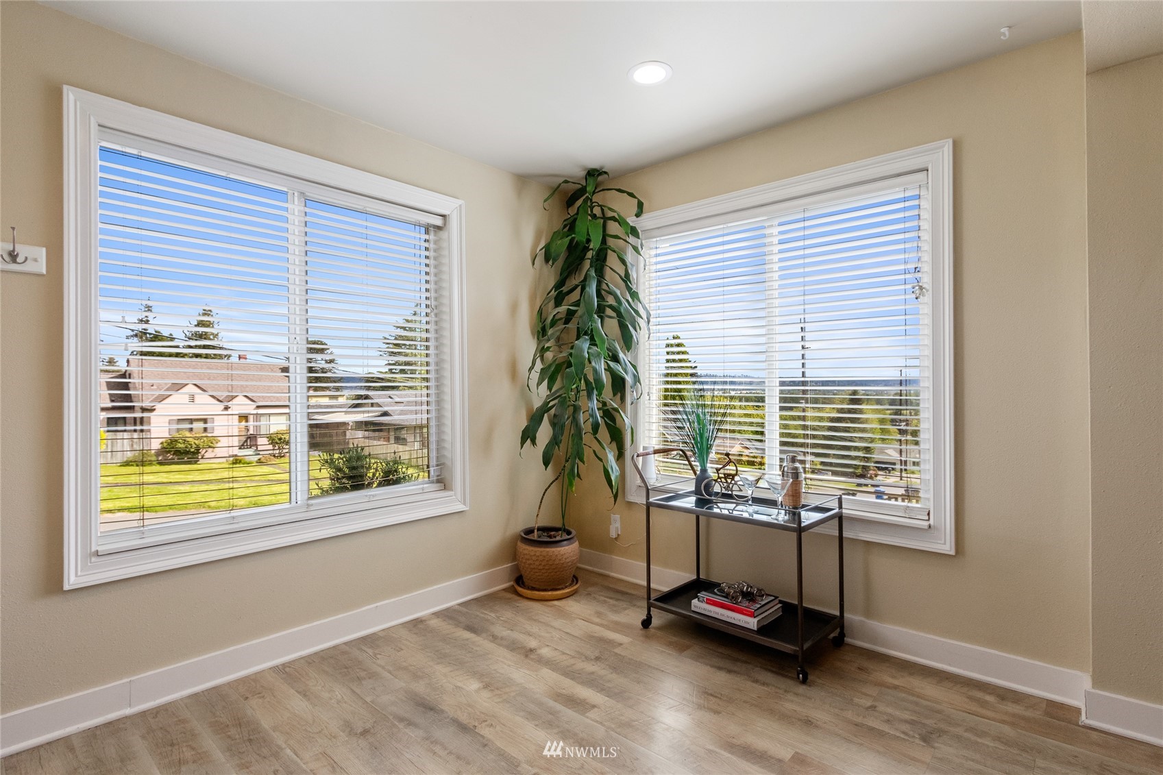 2224 E Fairbanks Street