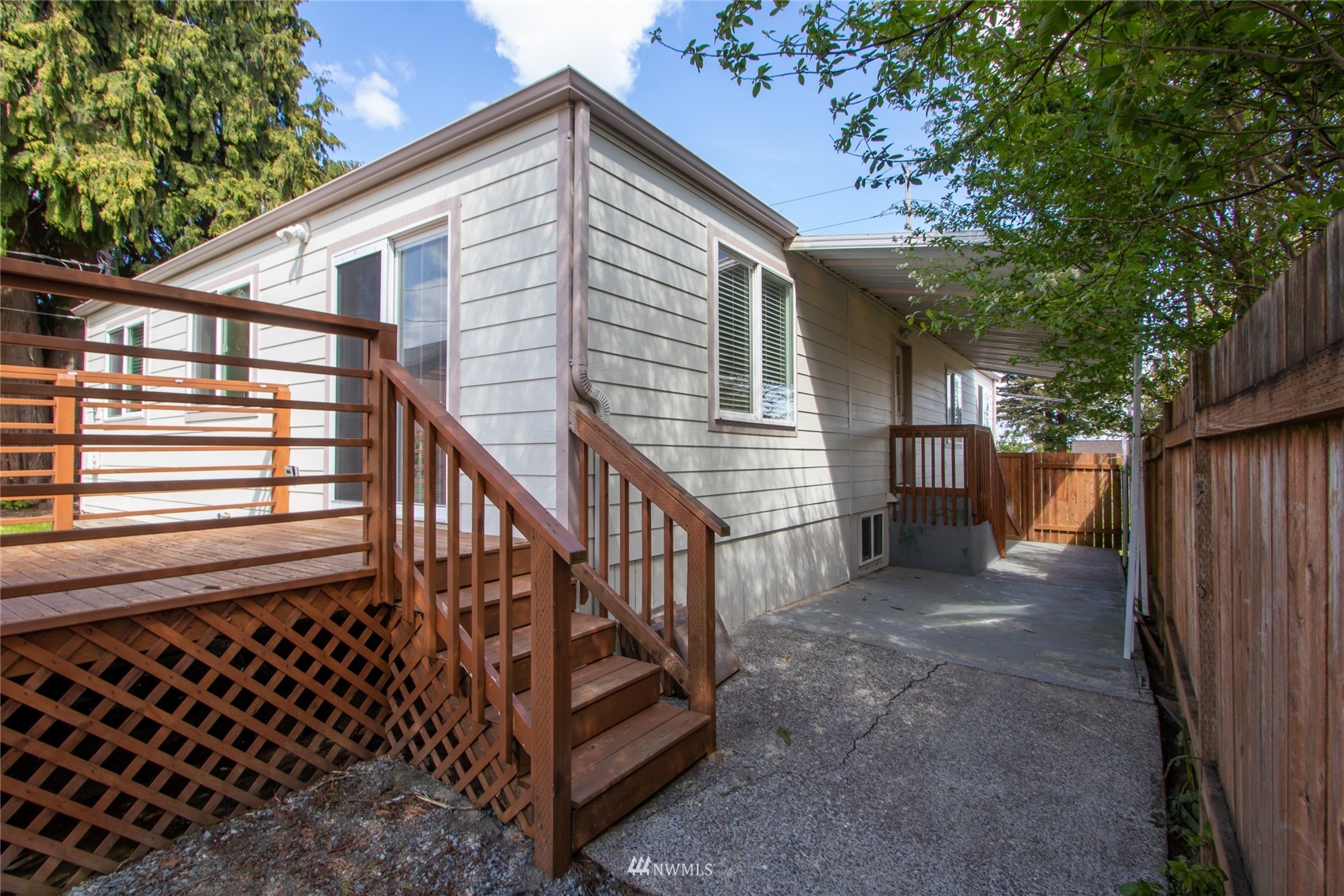 2224 E Fairbanks Street