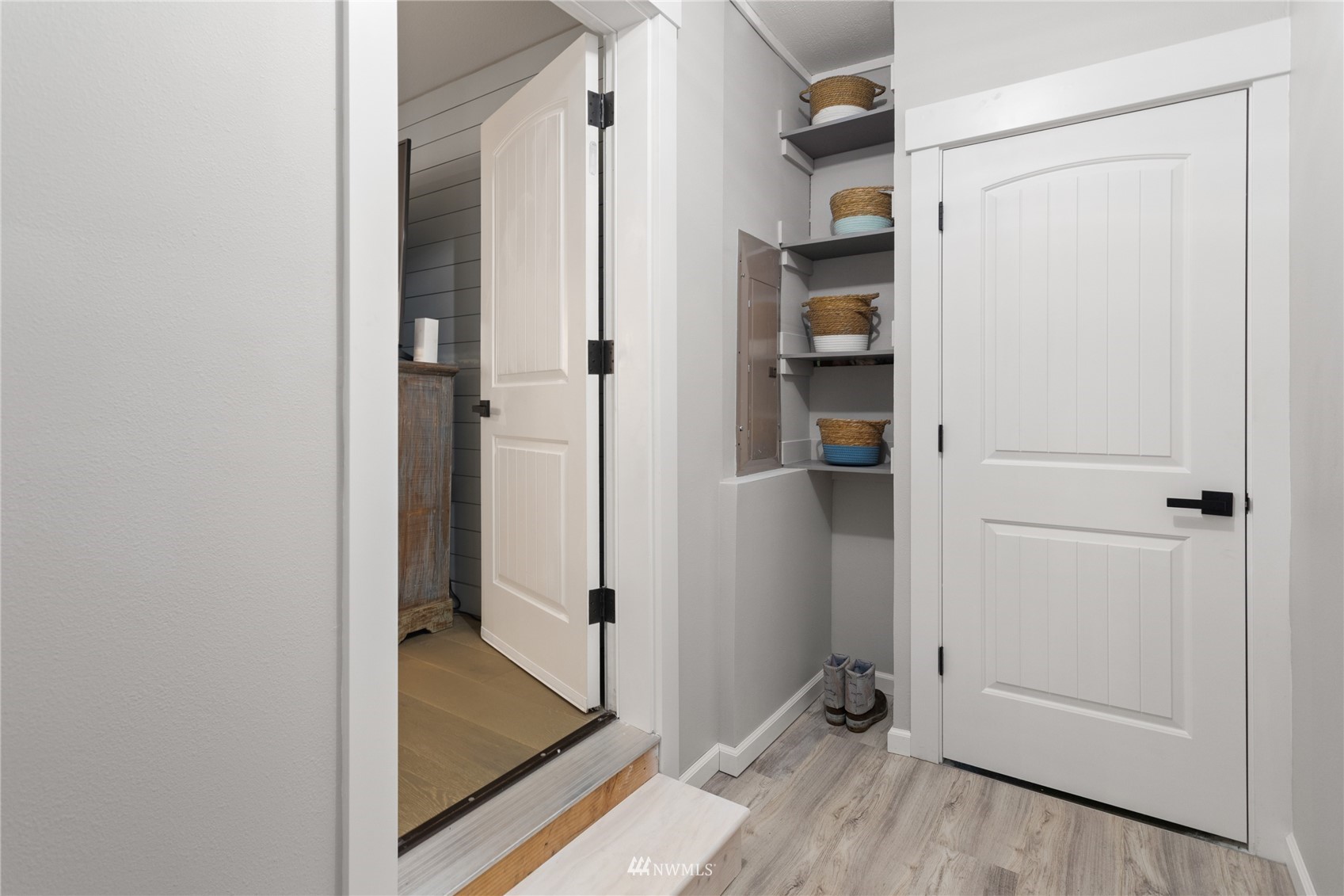 1525 Colvos Drive NW