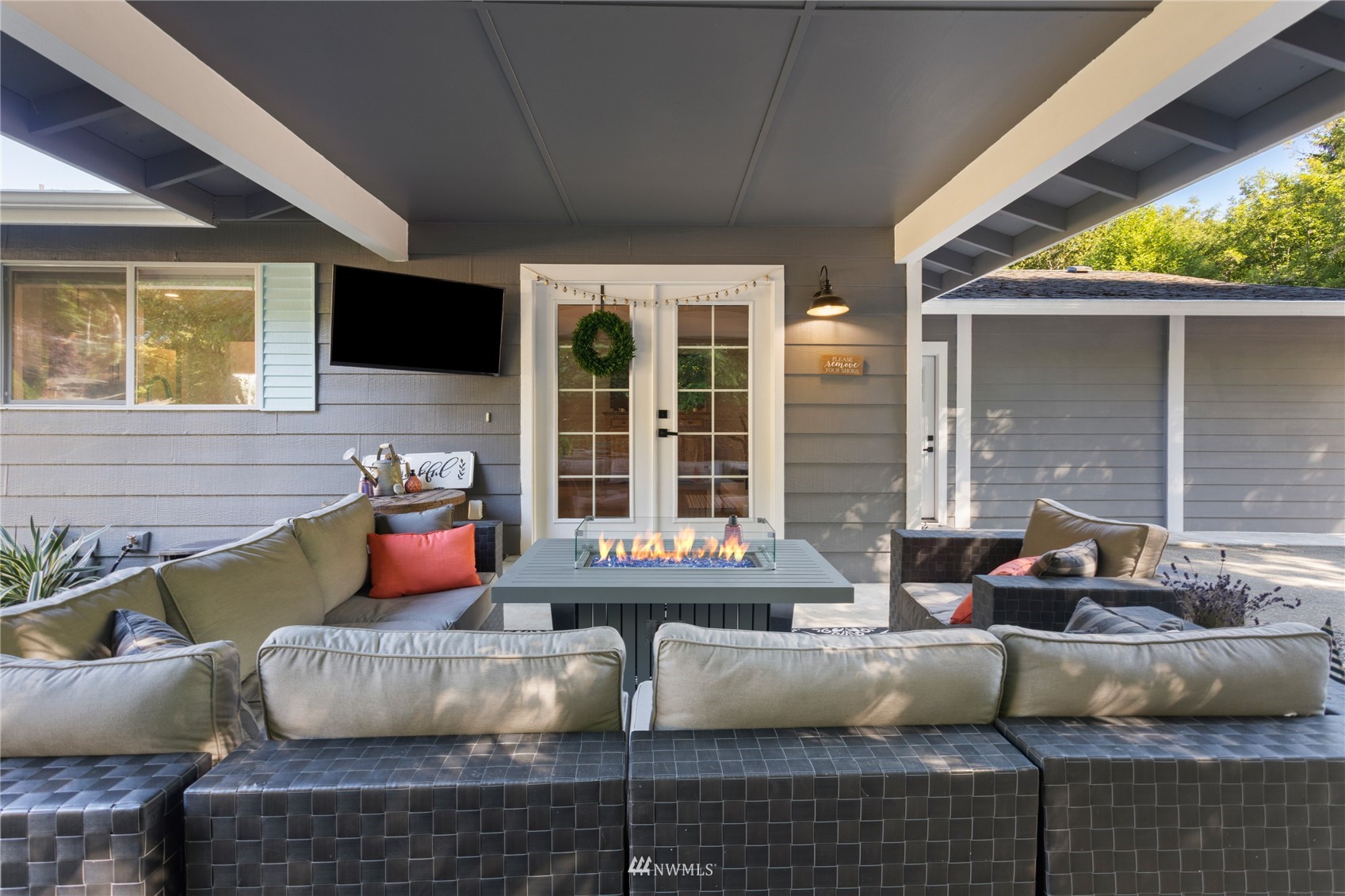 1525 Colvos Drive NW