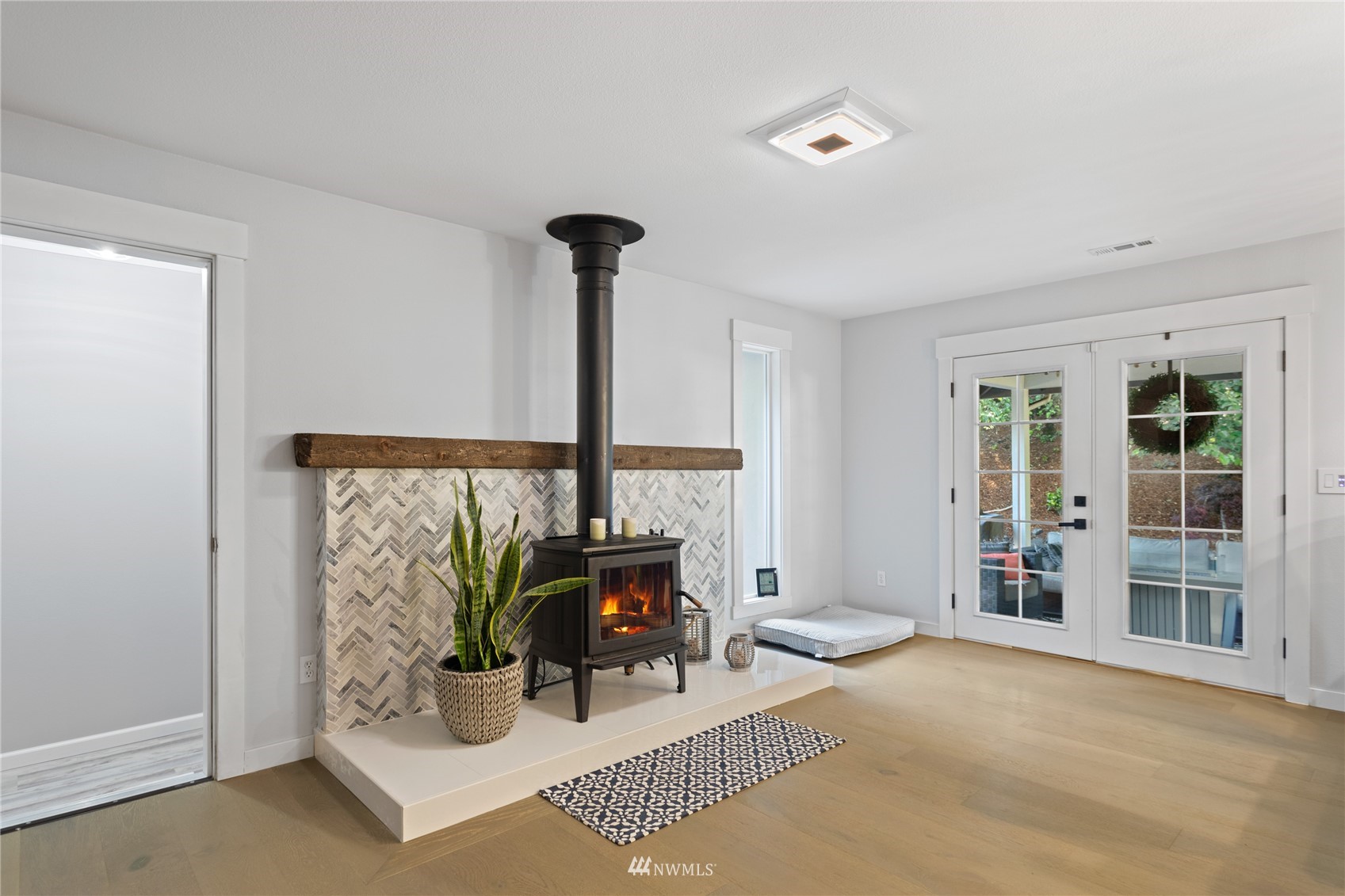 1525 Colvos Drive NW