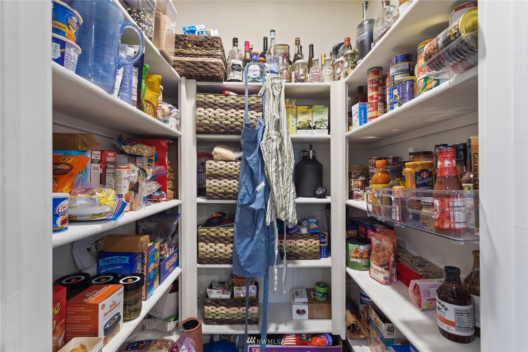 1525 Colvos Drive NW