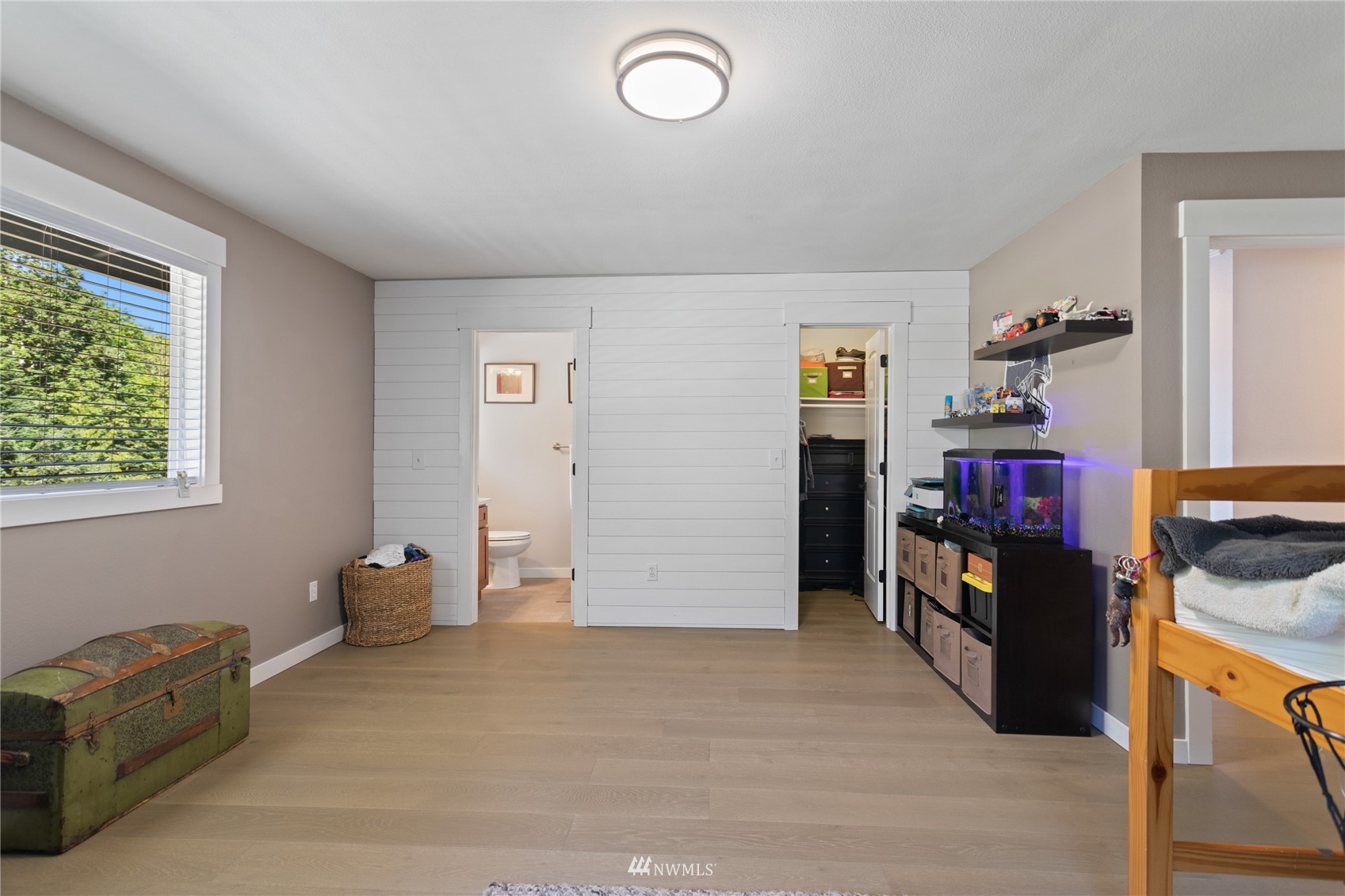 1525 Colvos Drive NW