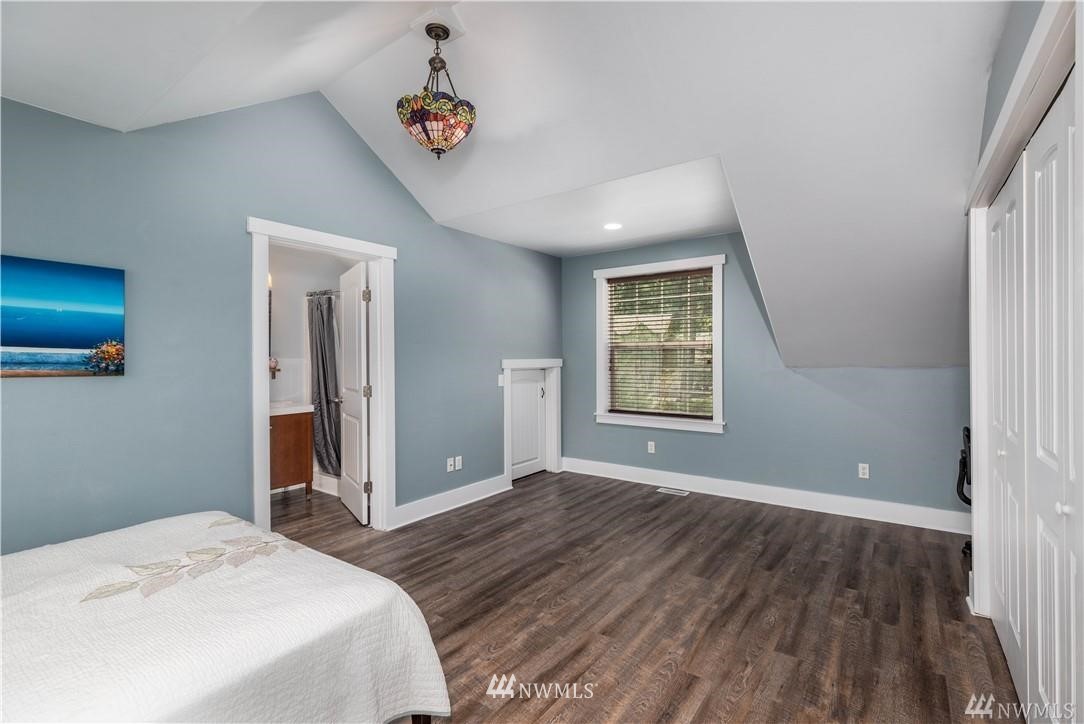 21740 N Clear Lake Boulevard SE