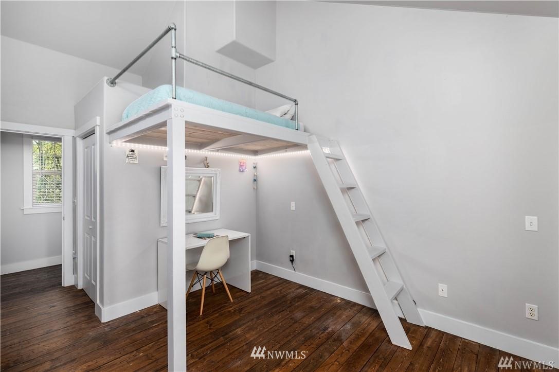 21740 N Clear Lake Boulevard SE