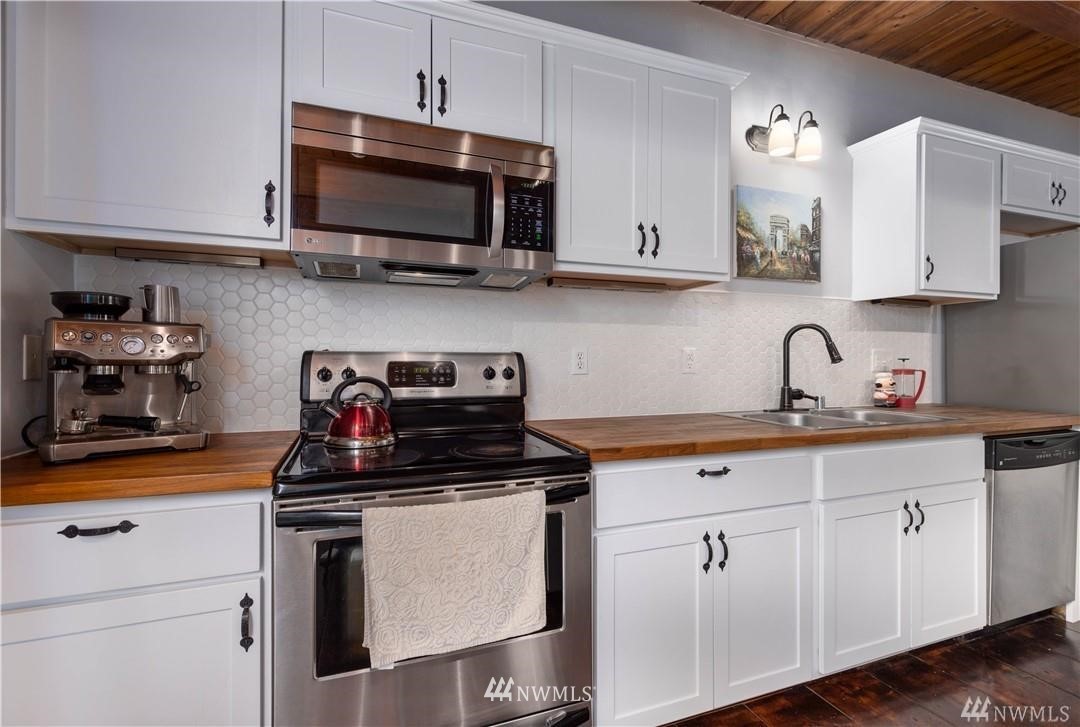 21740 N Clear Lake Boulevard SE