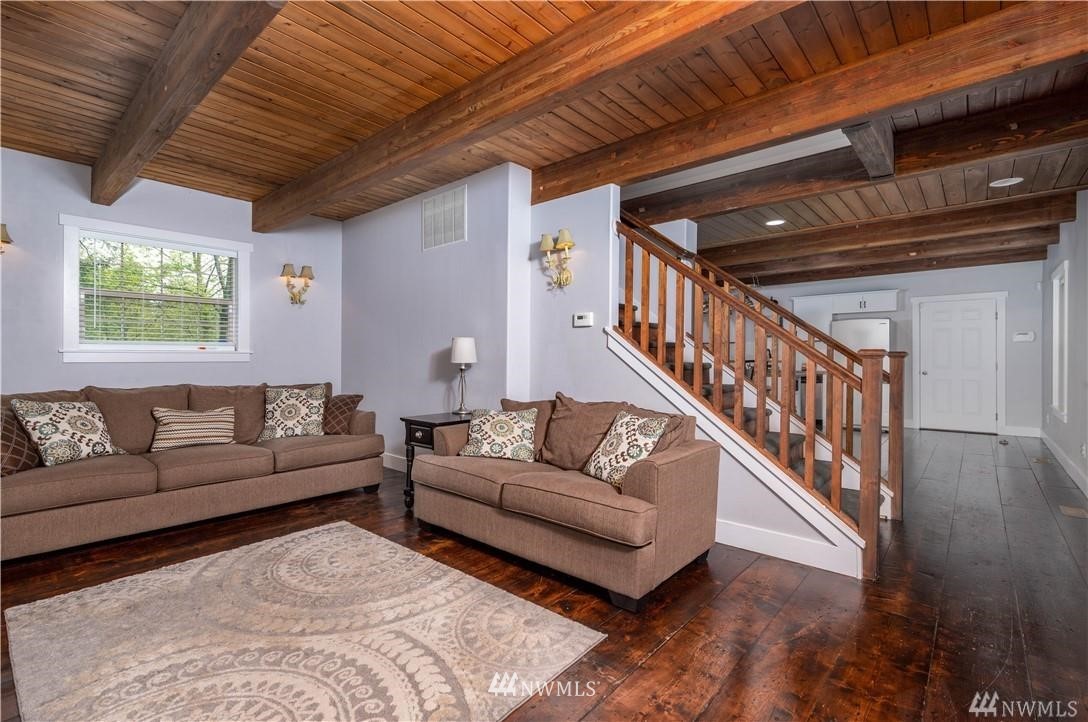 21740 N Clear Lake Boulevard SE